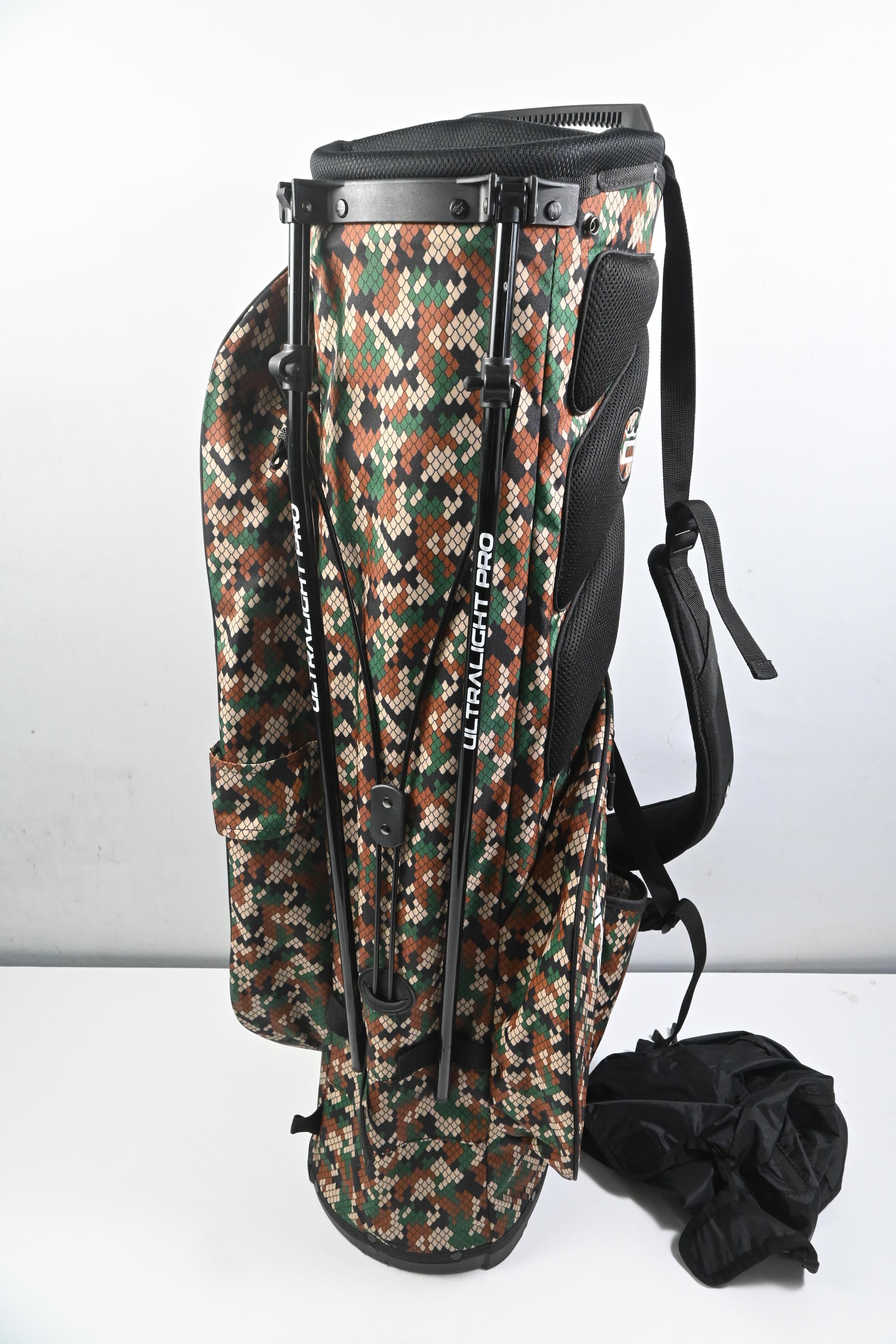 Cobra Stand Bag / 4-Way Divider / Black, Camo