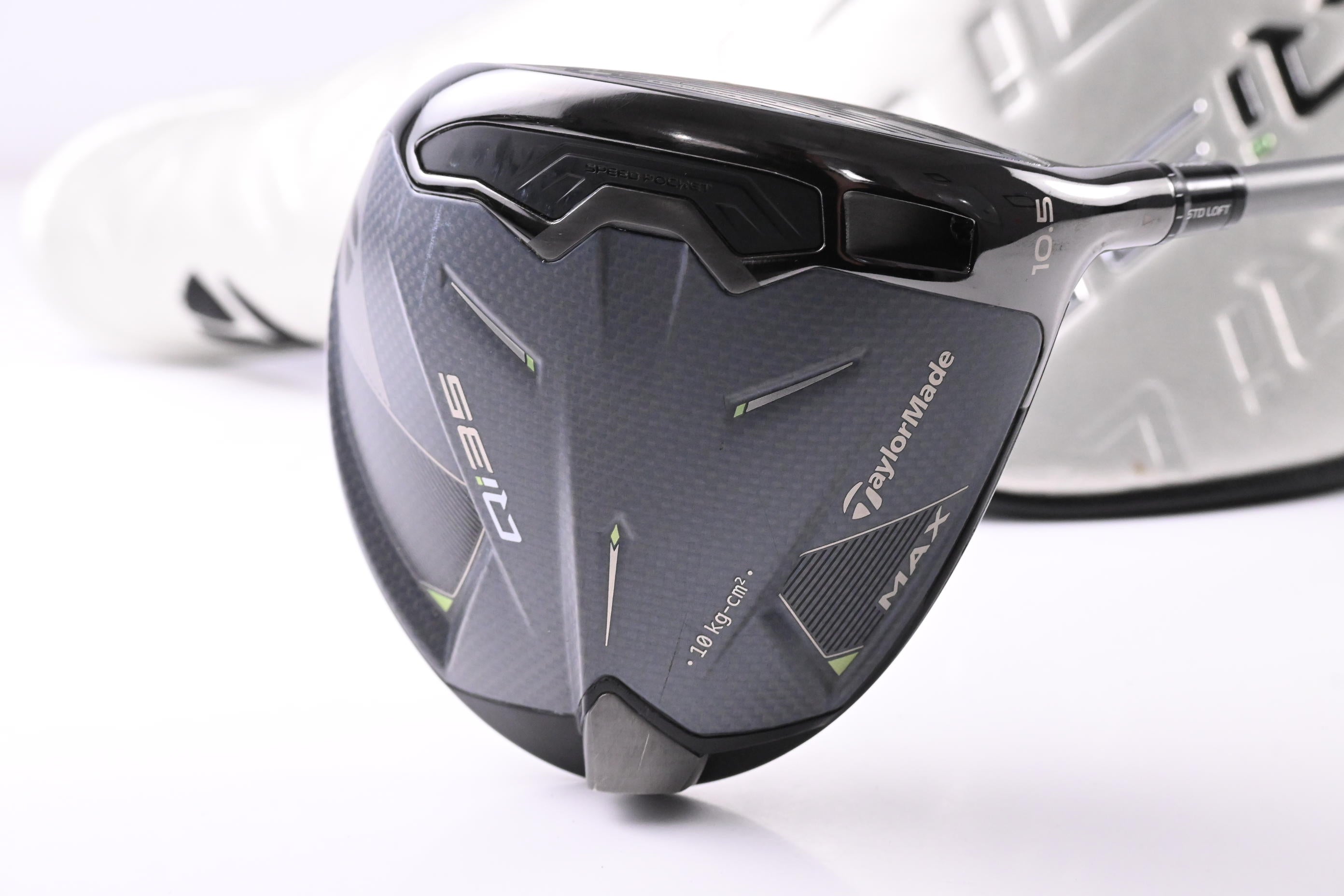 Taylormade Qi35 Max Driver / 10.5 Degree / Regular Flex Fujikura Air Speeder 50