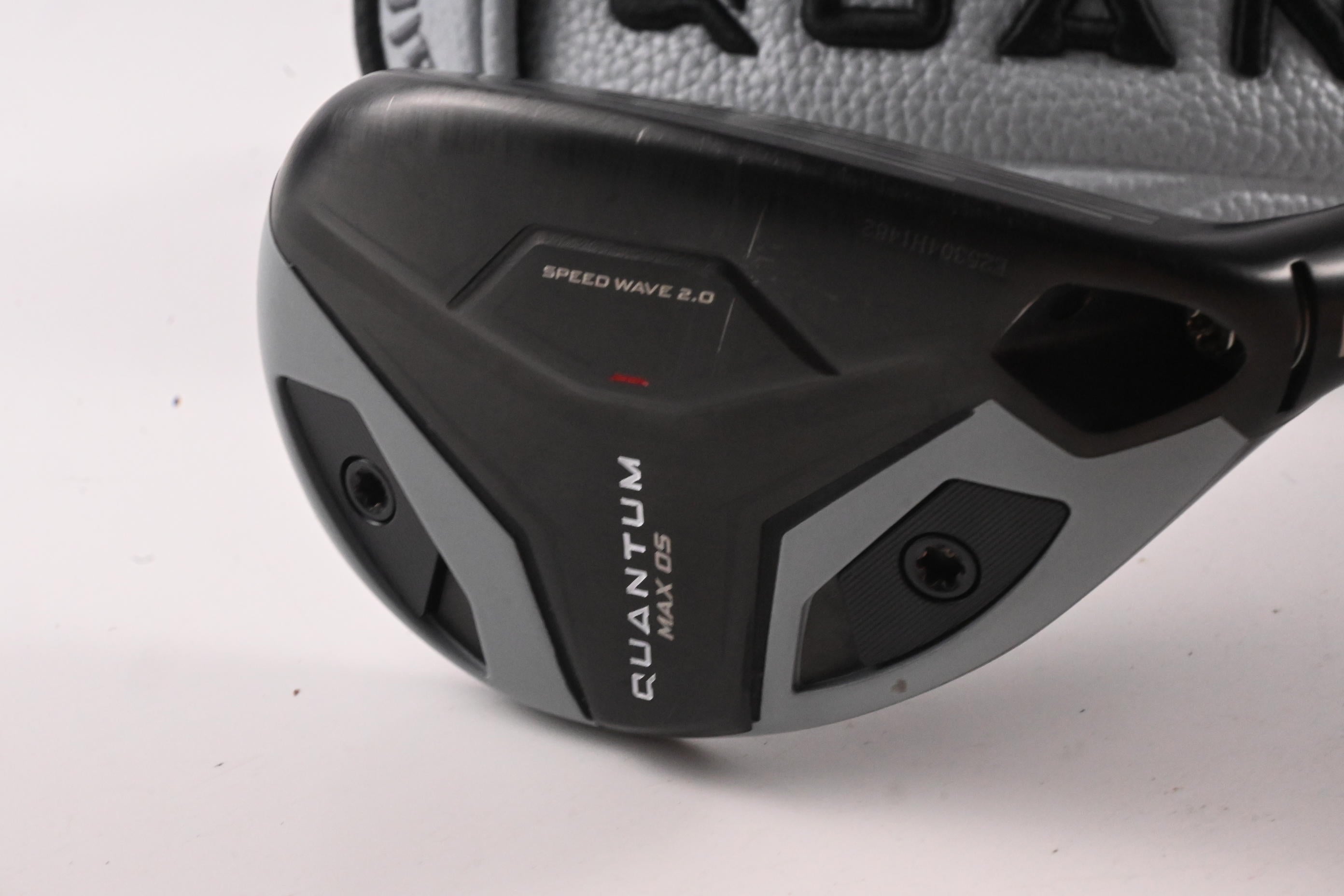 Callaway Quantum Max OS #3 Hybrid / 18 Degree / Regular Flex Denali Frost Silver