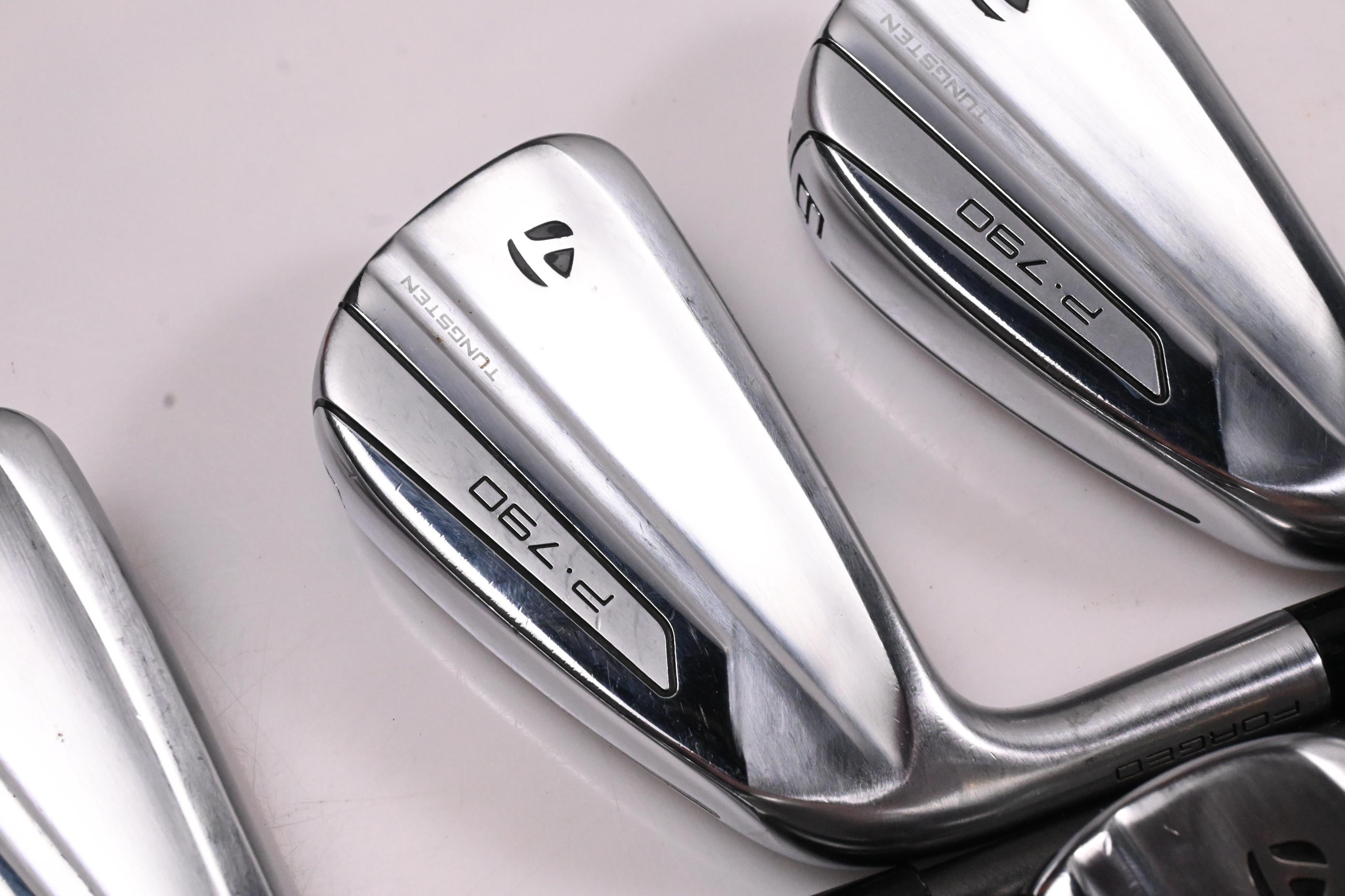 Left Hand Taylormade P790 2019 Irons / 4-PW / Regular Flex UST Recoil ES760