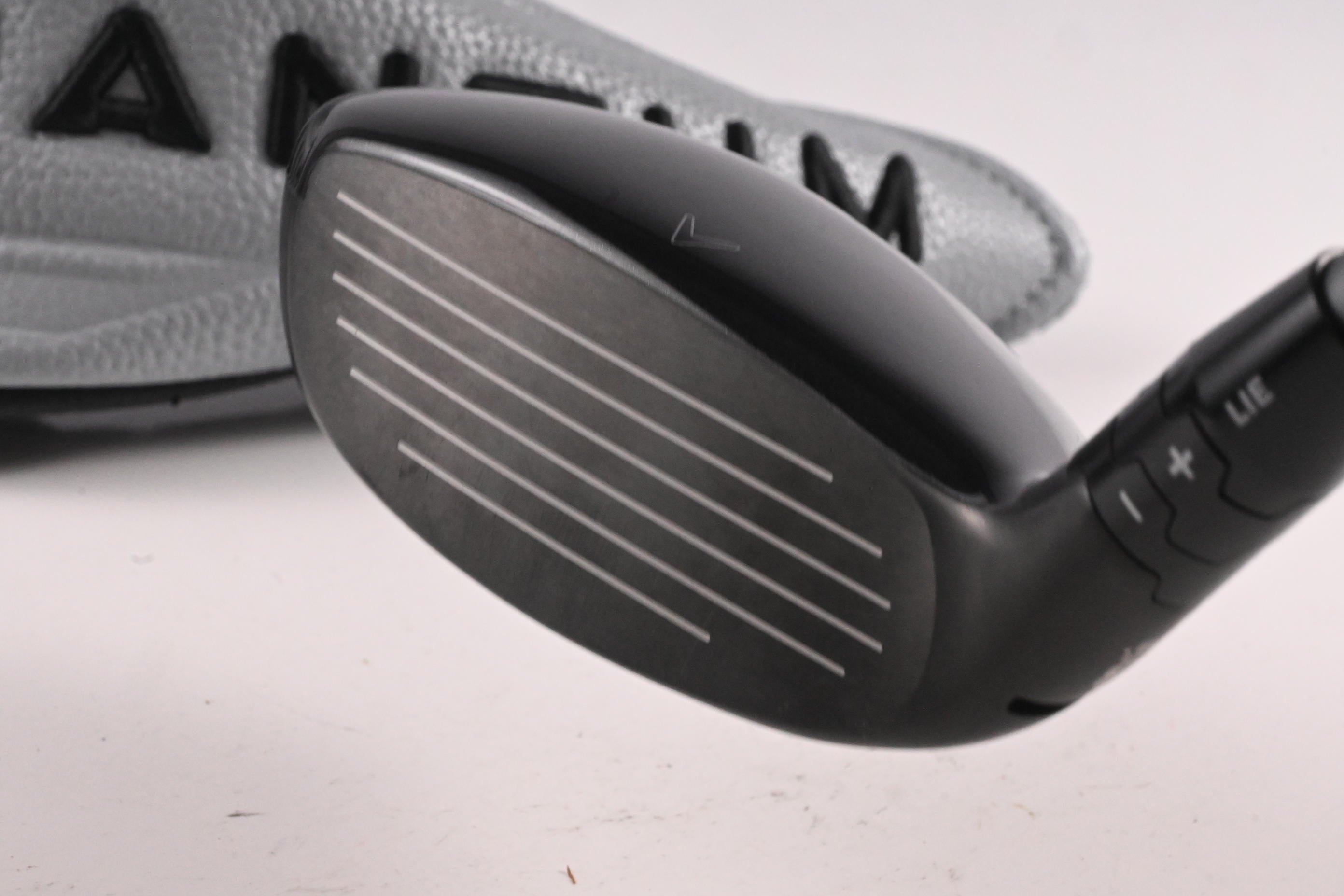 Callaway Quantum Max OS #3 Hybrid / 18 Degree / Regular Flex Denali Frost Silver