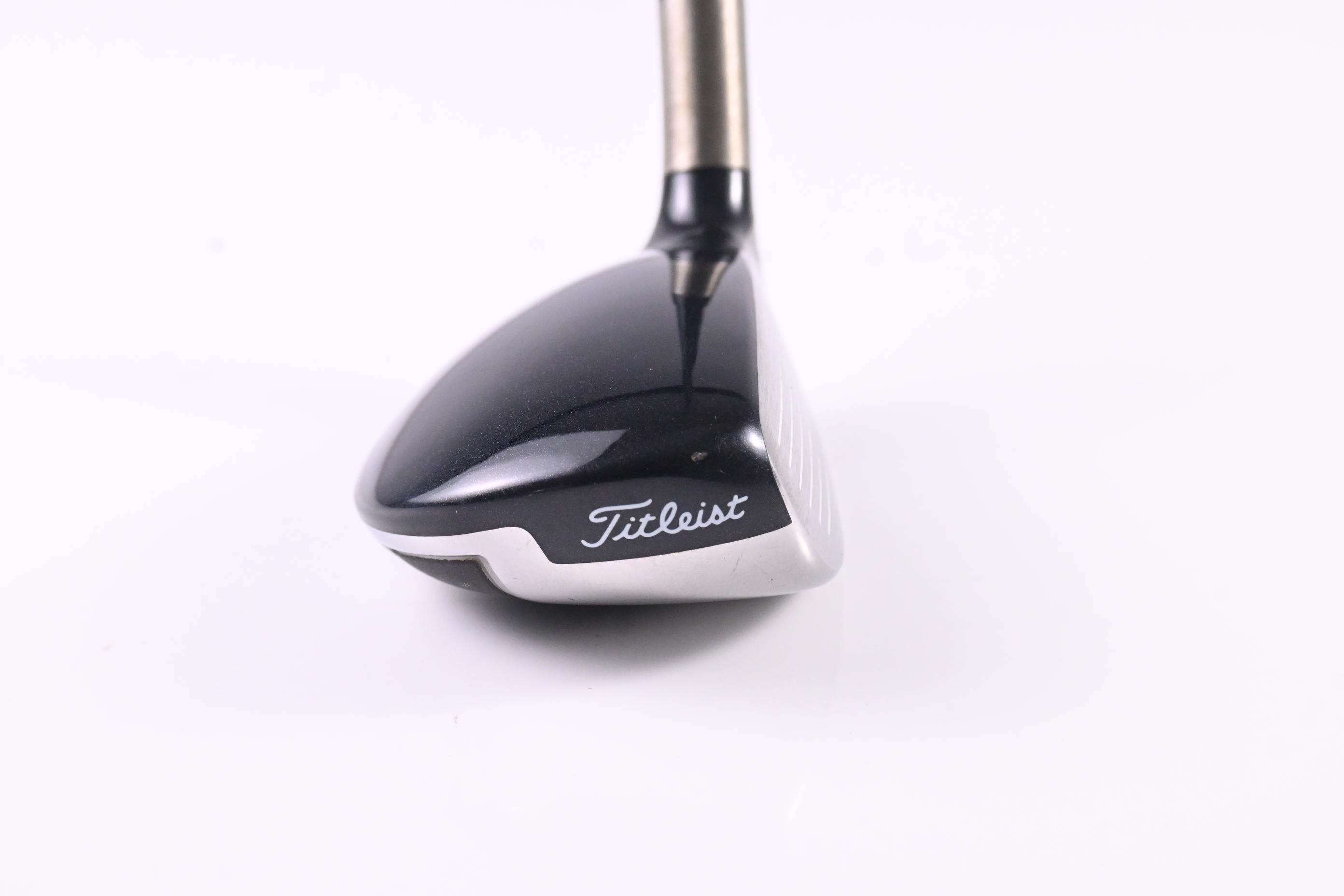 Titleist 909H #3 Hybrid / 19 Degree / Stiff Flex Aldila VooDoo Shaft