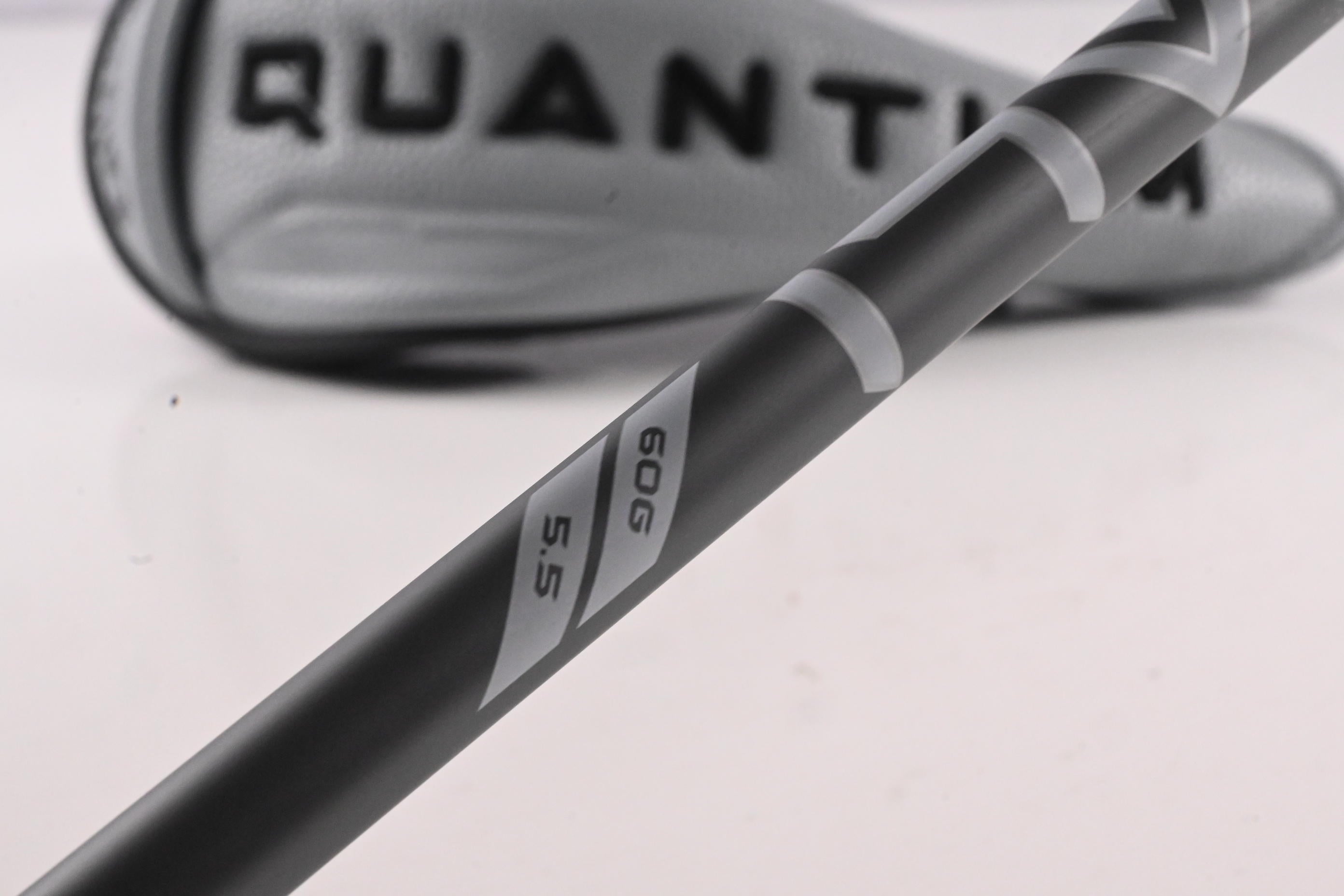 Callaway Quantum Max OS #3 Hybrid / 18 Degree / Regular Flex Denali Frost Silver