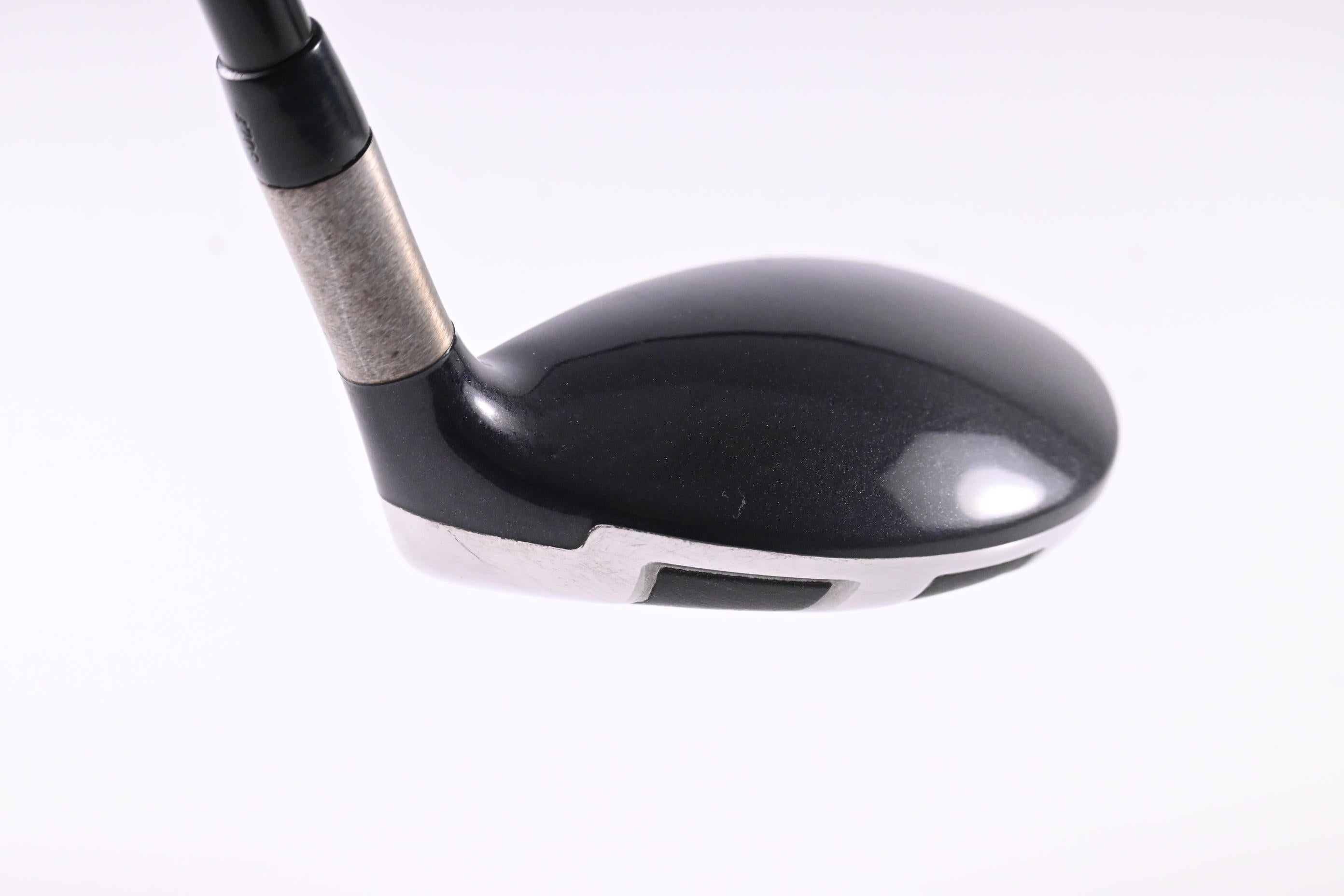 Titleist 909H #3 Hybrid / 19 Degree / Stiff Flex Aldila VooDoo Shaft