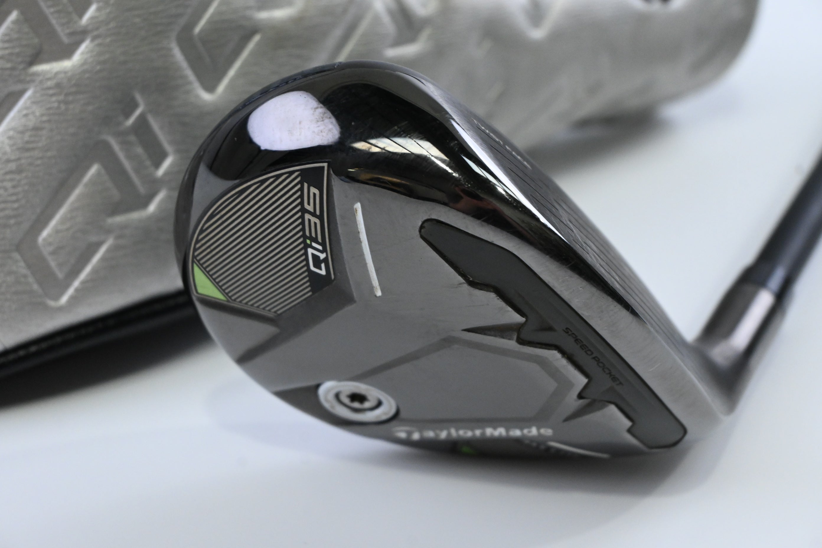 Taylormade Qi35 Max Lite #6 Hybrid / 31 Degree / Senior Flex Vanquish 5 Shaft