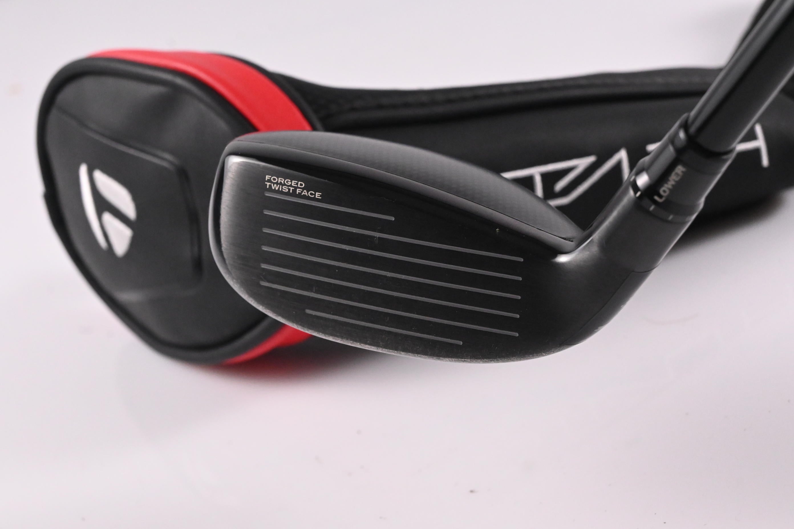Taylormade Stealth Plus #4 Hybrid / 22 Degree / Regular Flex HZRDUS RDX Red 70