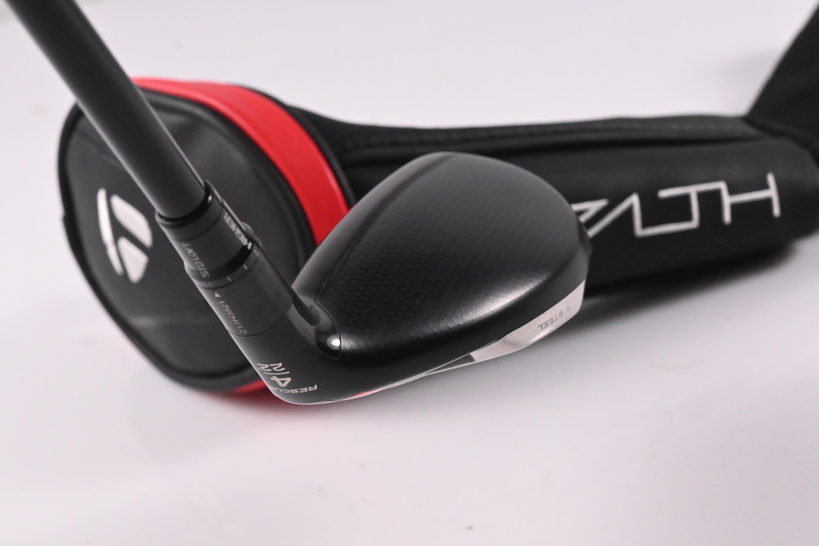 Taylormade Stealth Plus #4 Hybrid / 22 Degree / Regular Flex HZRDUS RDX Red 70
