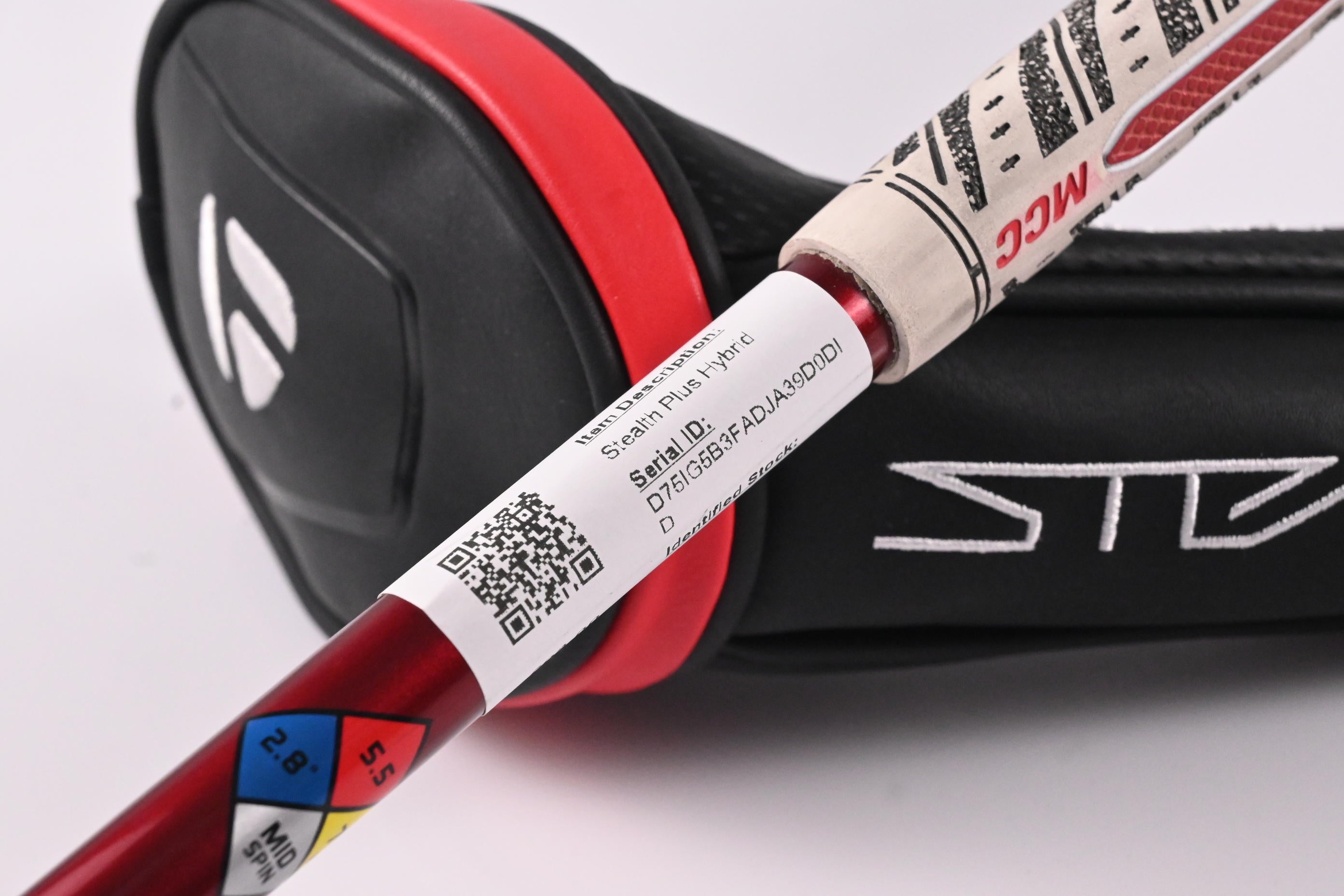 Taylormade Stealth Plus #4 Hybrid / 22 Degree / Regular Flex HZRDUS RDX Red 70