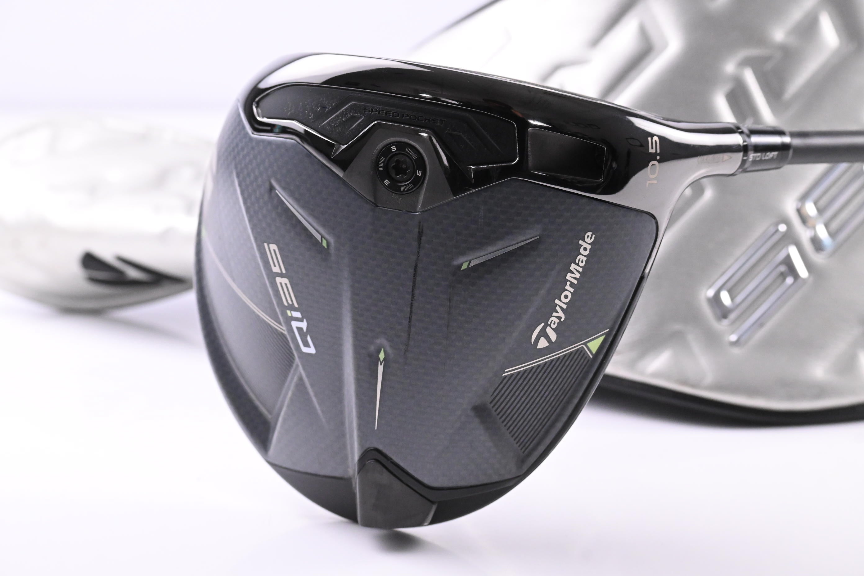 Taylormade Qi35 Driver / 10.5 Degree / Regular Flex Ventus Blue 5 Shaft