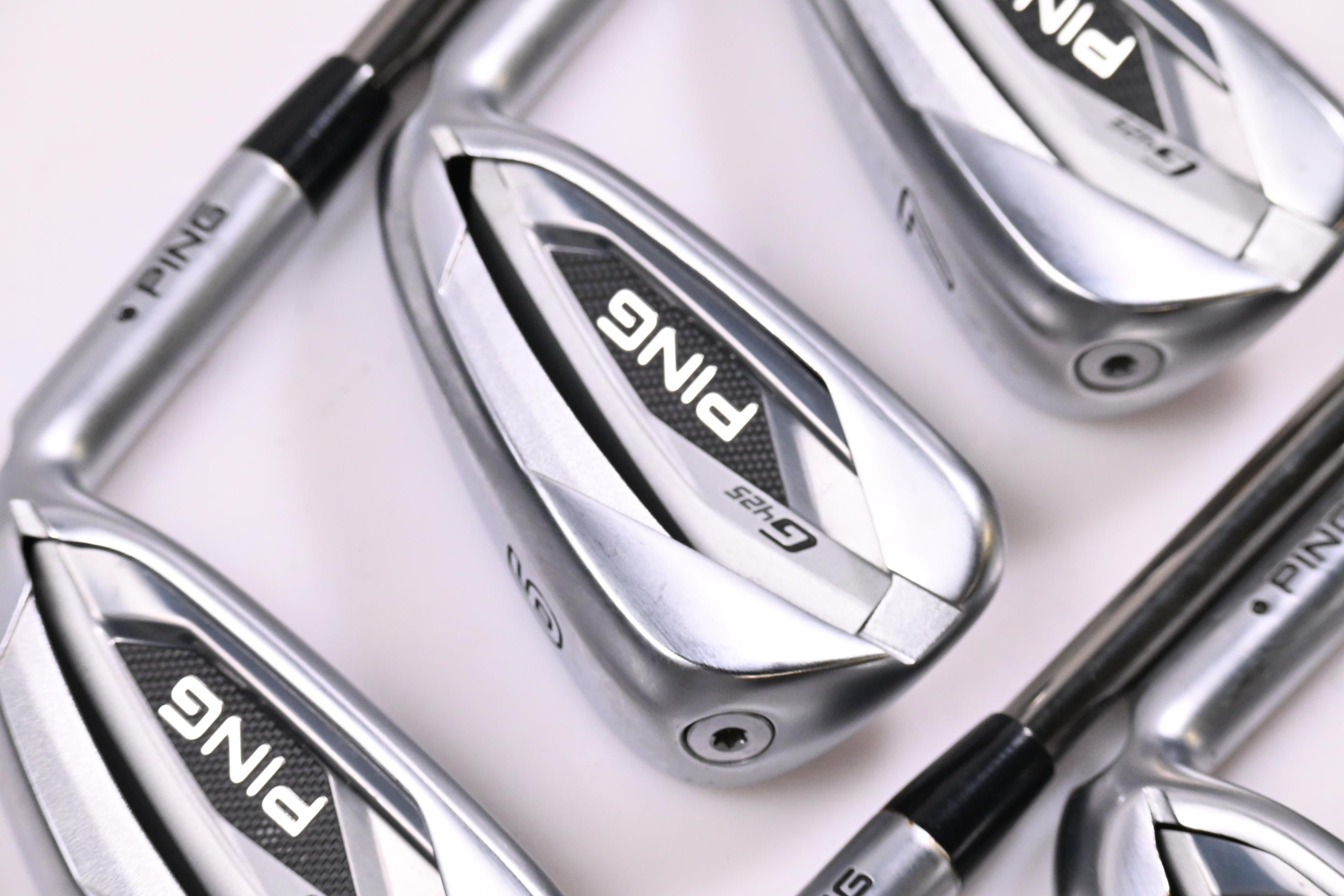 Ping G425 Irons / 5-PW / Black Dot / Regular Flex Recoil ES 780 Shafts