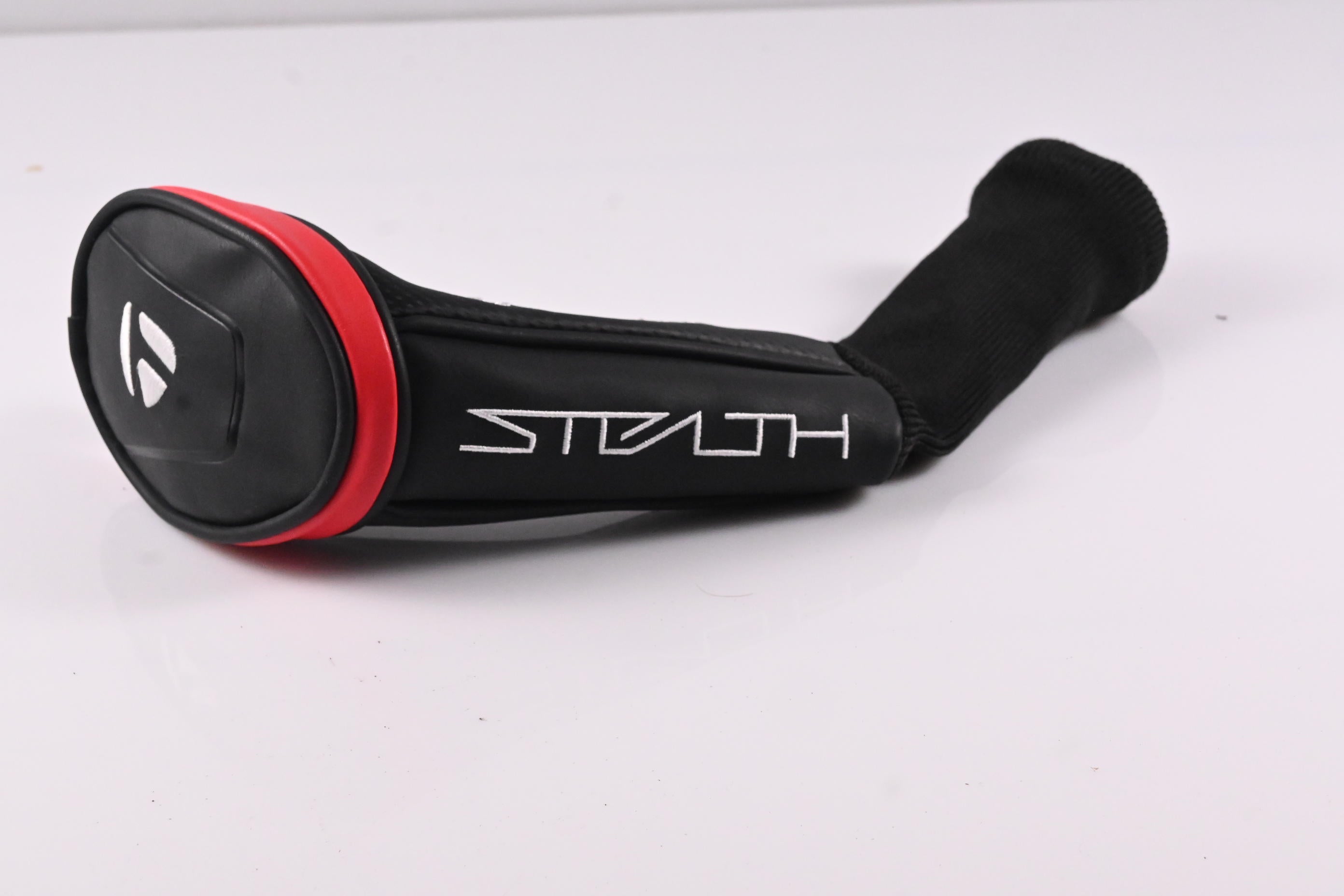 Taylormade Stealth Plus #4 Hybrid / 22 Degree / Regular Flex HZRDUS RDX Red 70