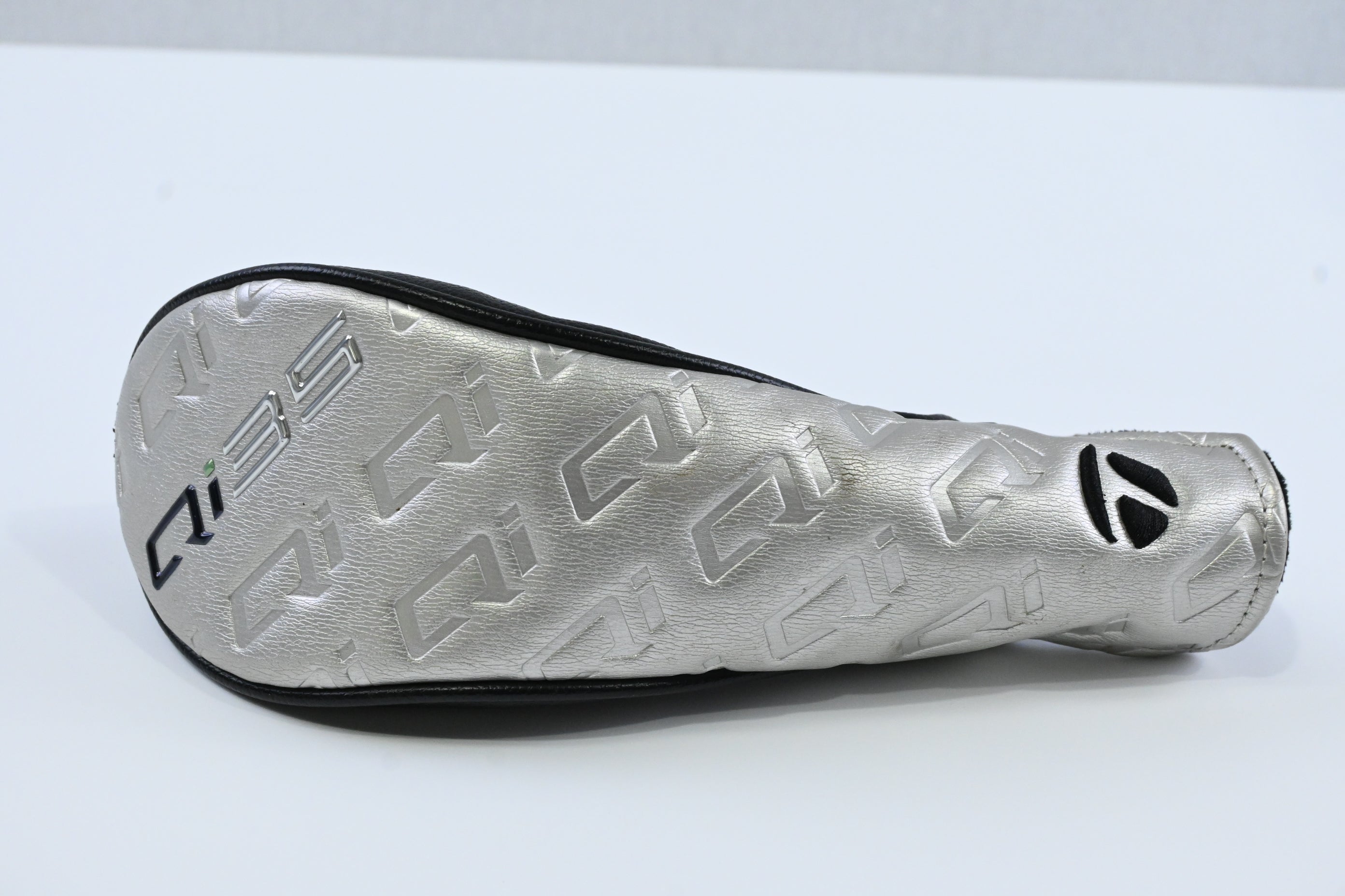 Taylormade Qi35 Max Lite #6 Hybrid / 31 Degree / Senior Flex Vanquish 5 Shaft