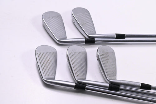 Mizuno JPX 900 Forged Irons / 5-9i / Regular Flex Dynamic Gold Shafts