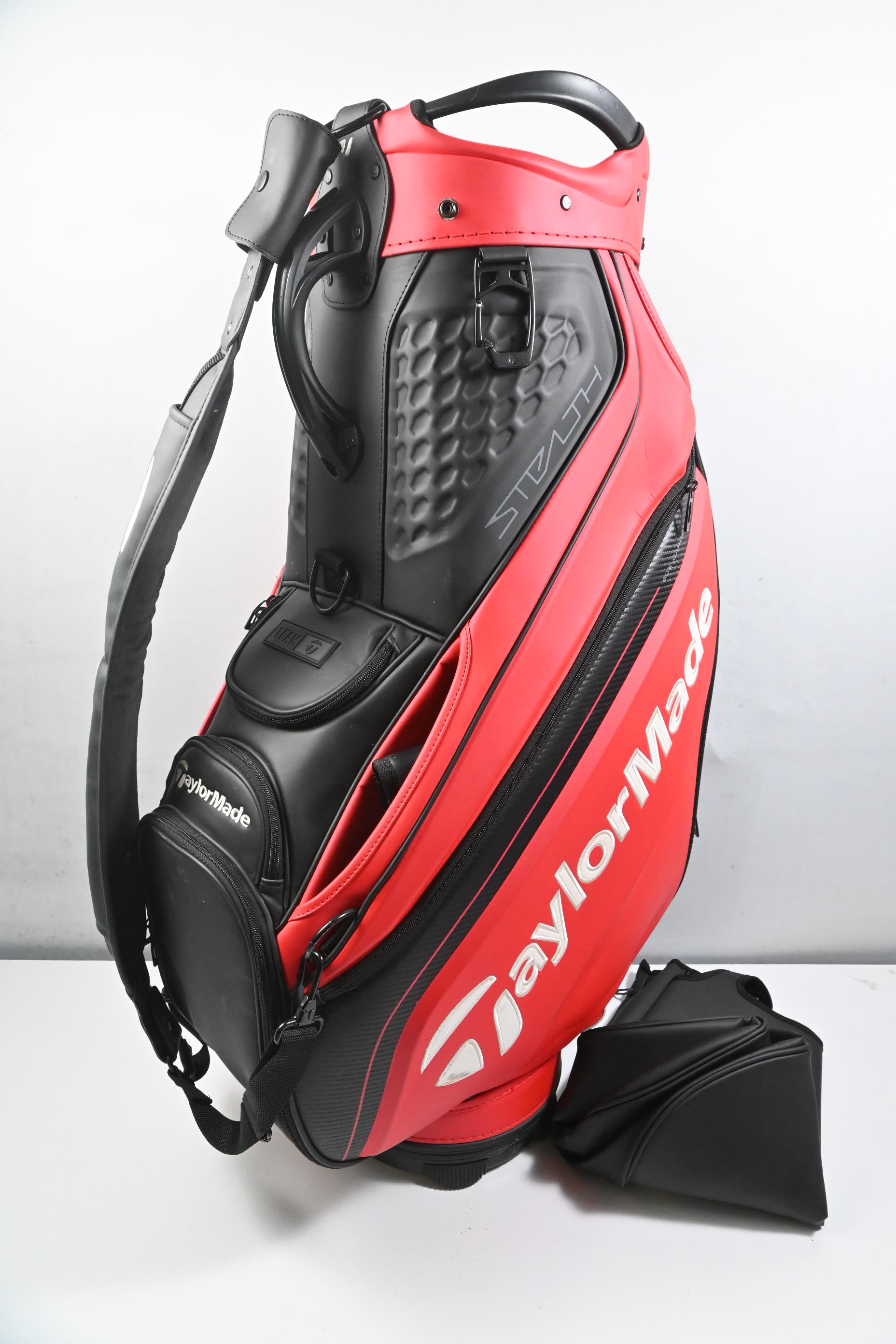 Taylormade Stealth Tour Bag / 6-Way Divider / Red, Black