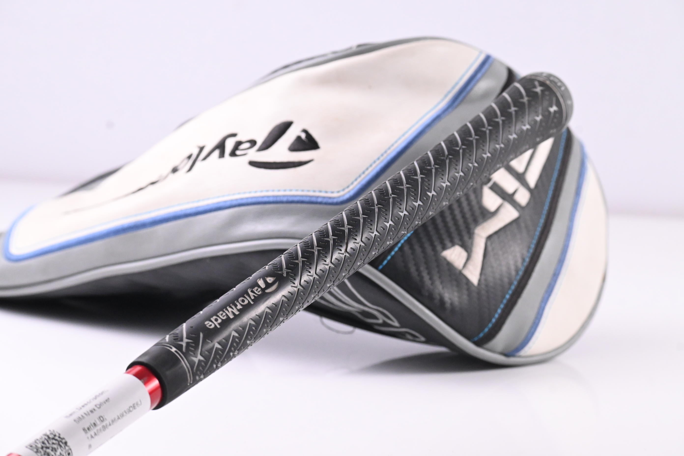 Taylormade SIM Max Driver / 10.5 Degree / Regular Flex Fujikura Ventus Red 5