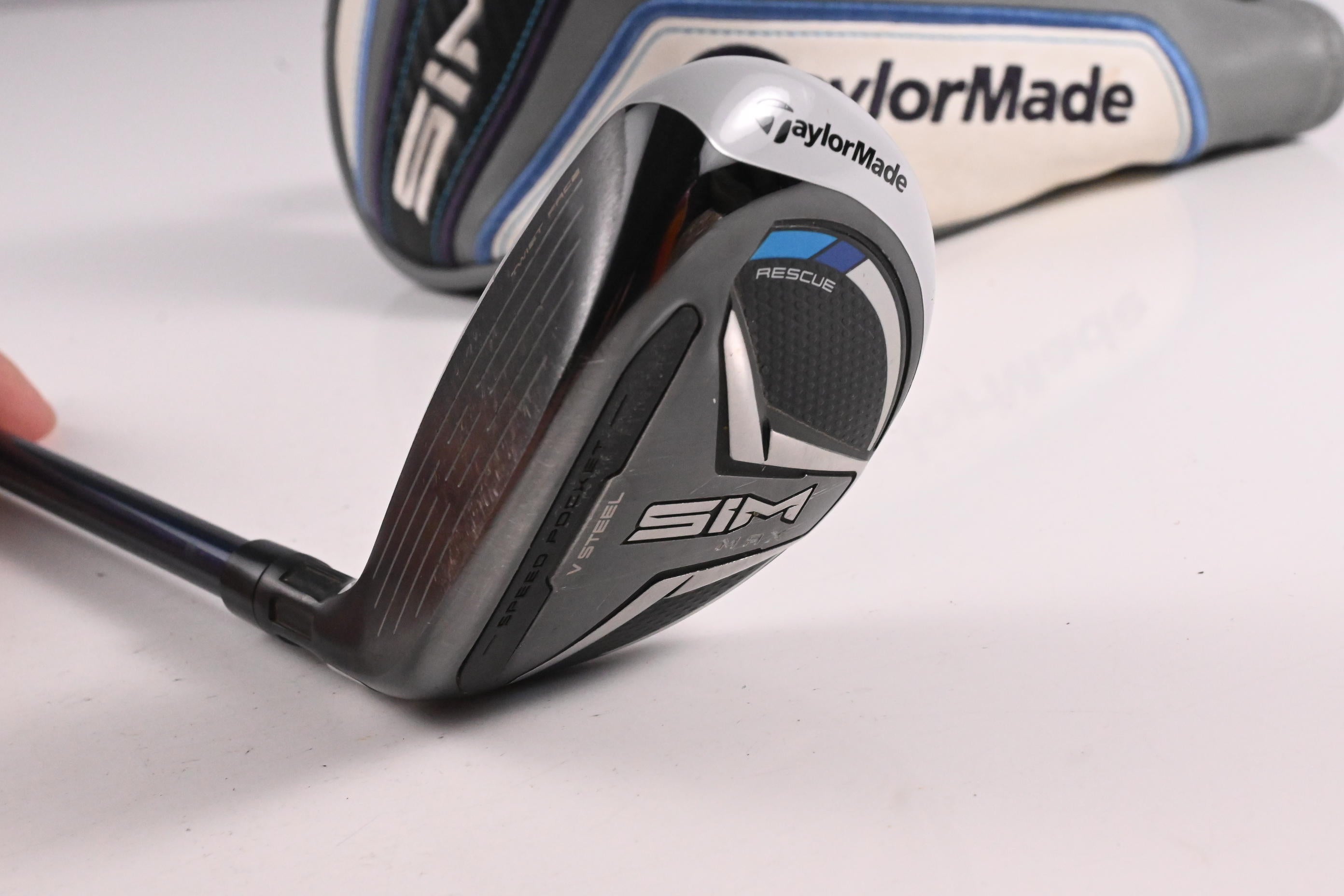 Left Hand Taylormade SIM Max #3 Hybrid / 19 Degree / Regular Flex Ventus Blue 6