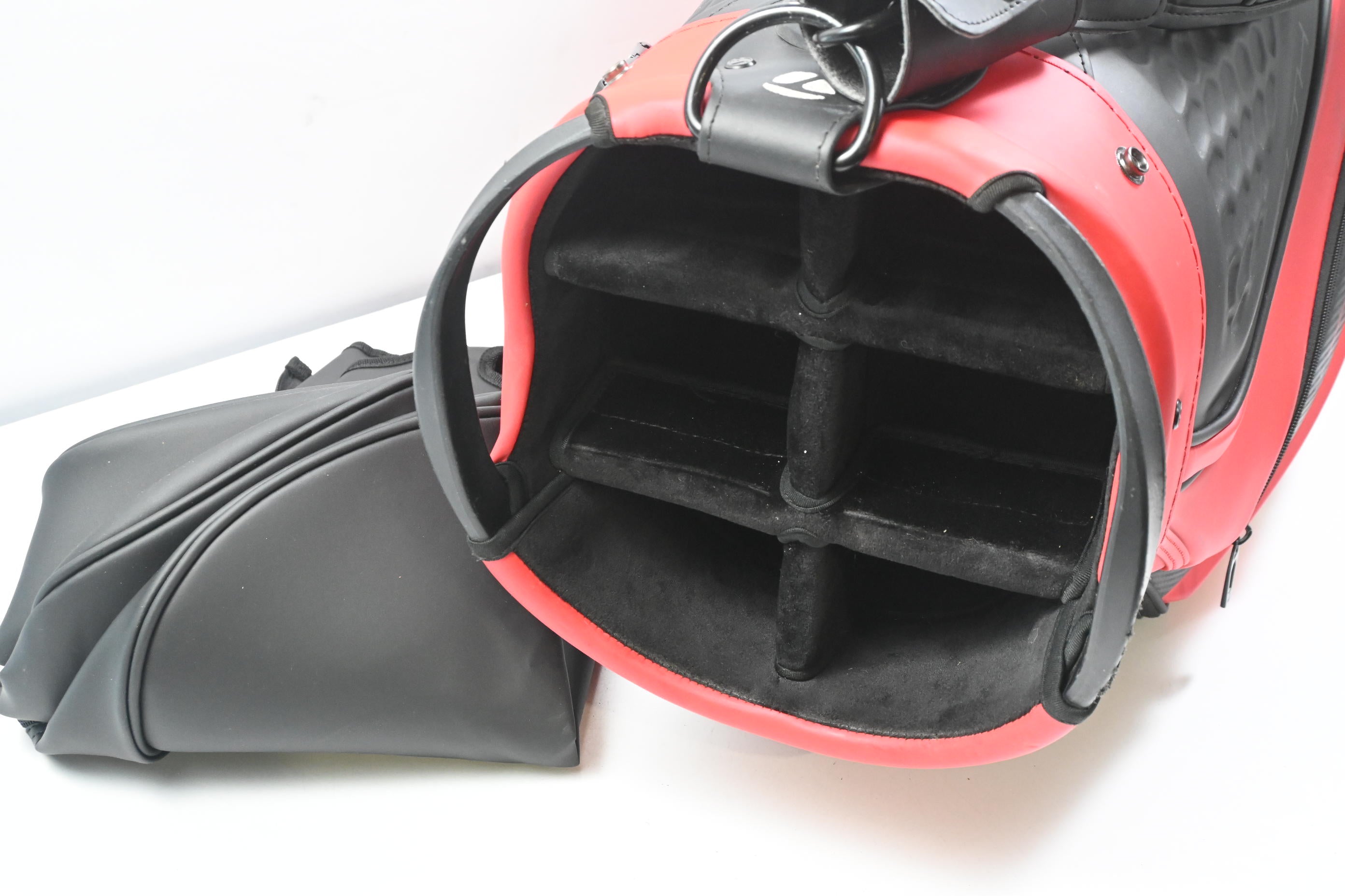 Taylormade Stealth Tour Bag / 6-Way Divider / Red, Black