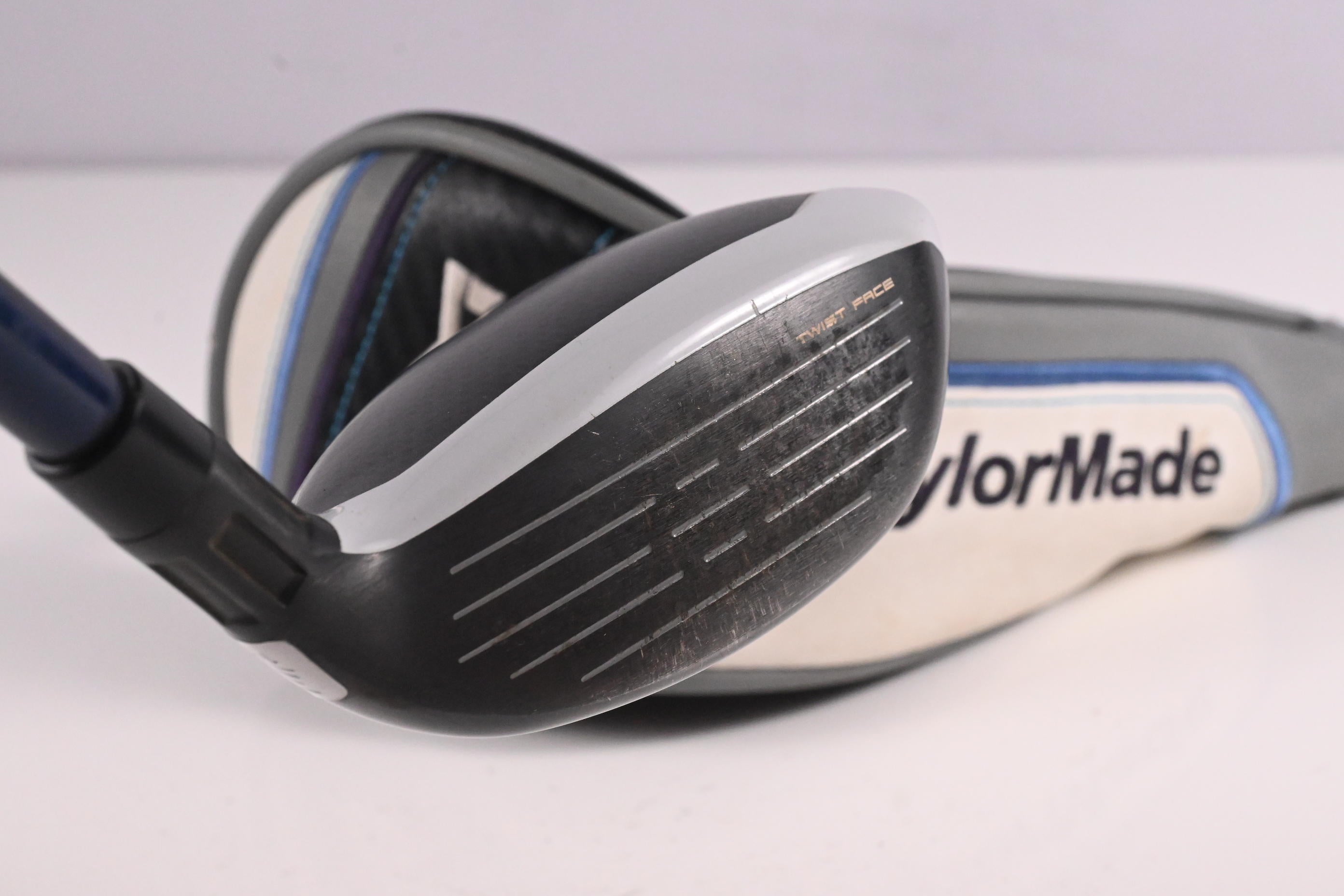 Left Hand Taylormade SIM Max #3 Hybrid / 19 Degree / Regular Flex Ventus Blue 6