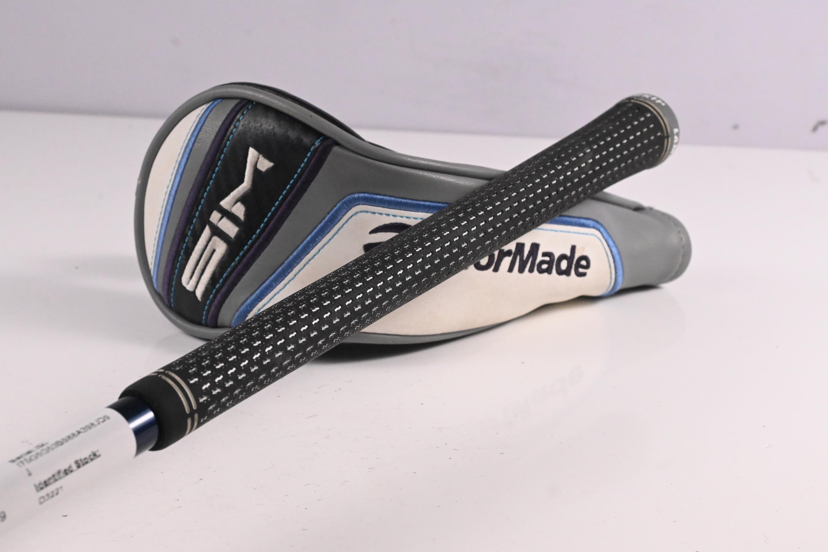 Left Hand Taylormade SIM Max #3 Hybrid / 19 Degree / Regular Flex Ventus Blue 6