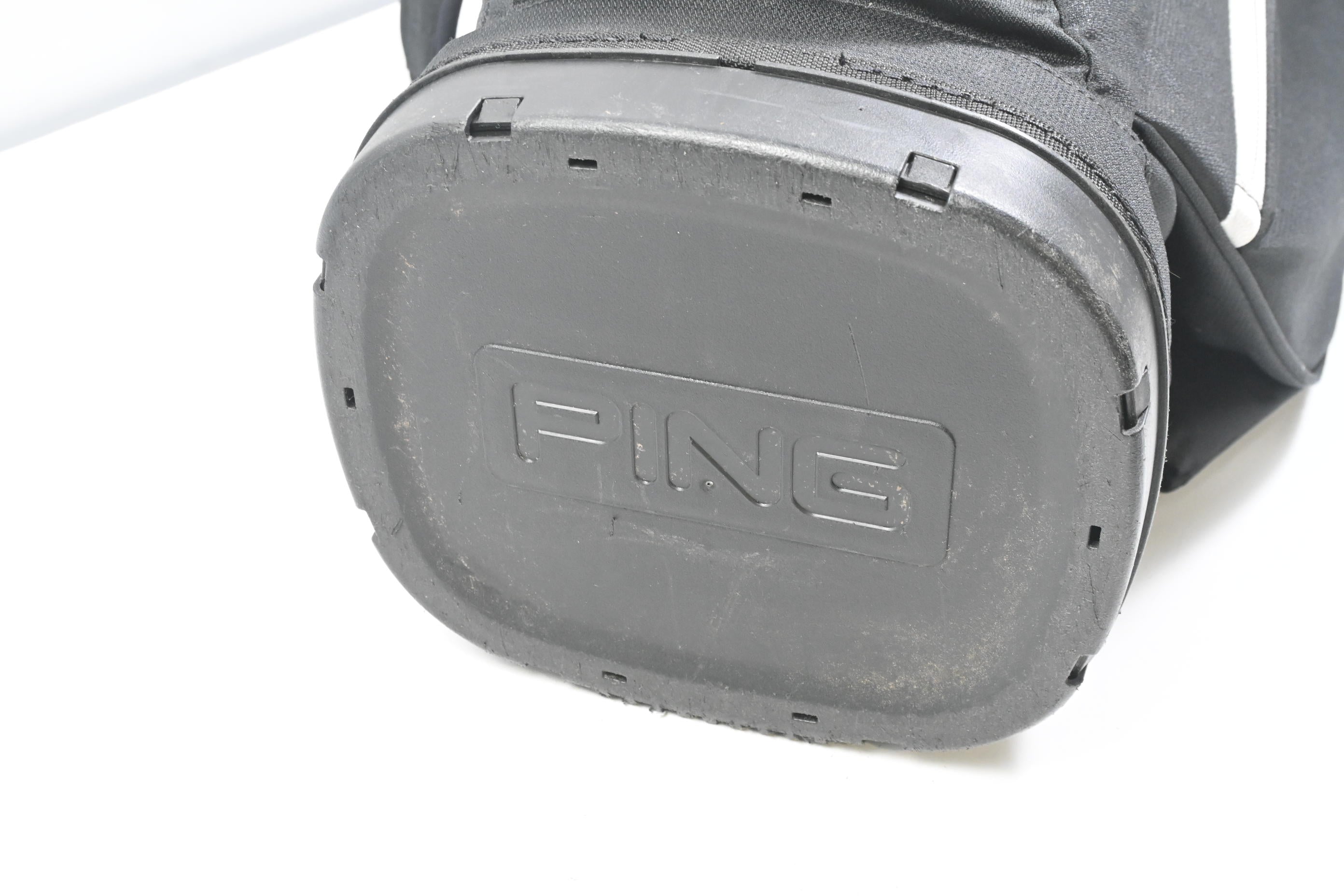 Ping Hoofer Lite Stand Bag / 4-Way Divider / Black, White