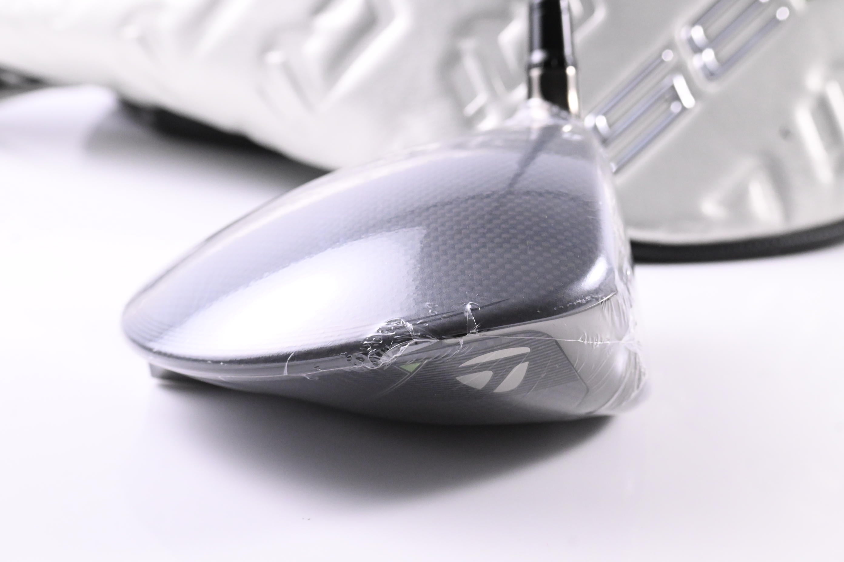 Taylormade Qi35 Driver / 10.5 Degree / Regular Flex Ventus Blue 5 Shaft