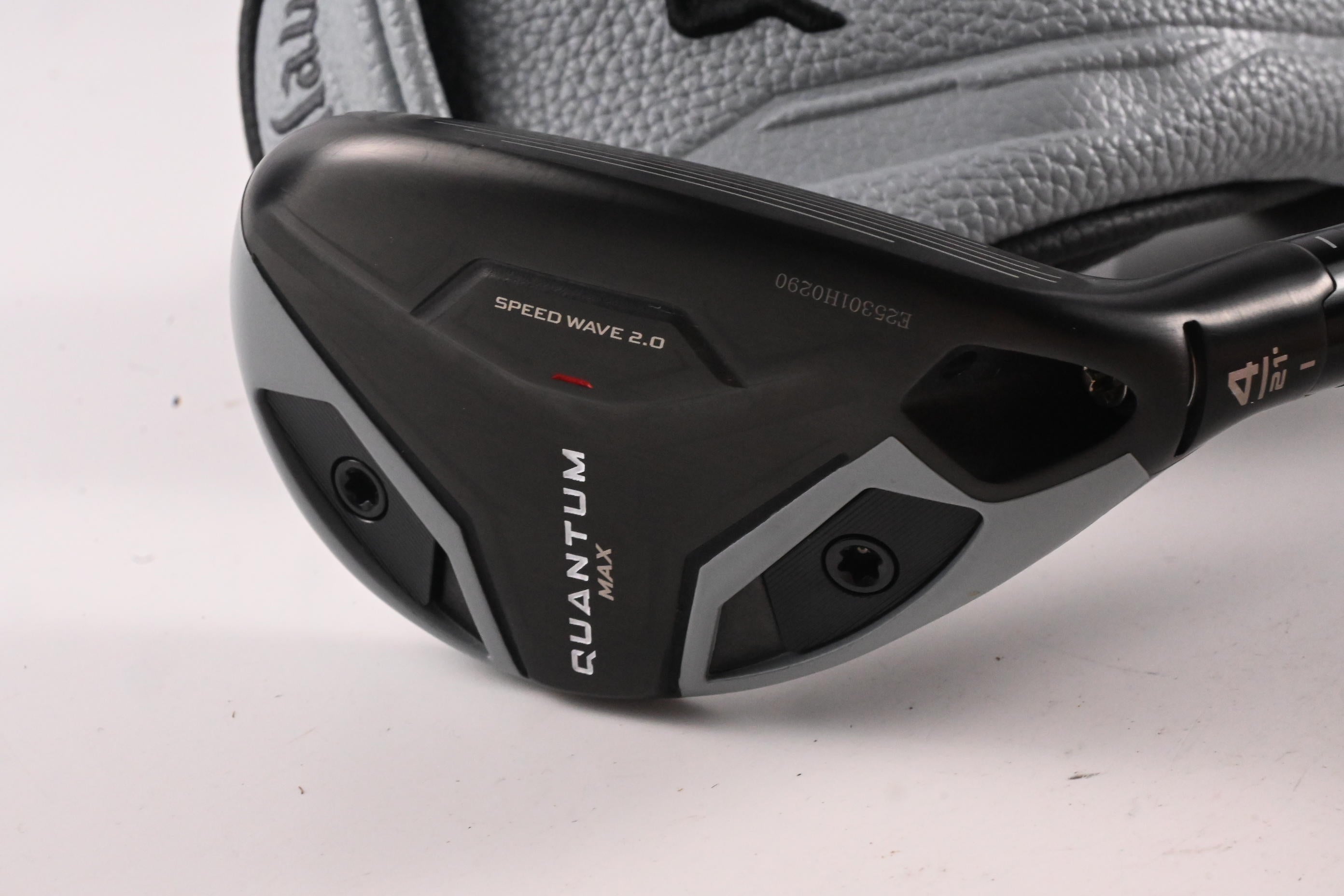 Callaway Quantum Max #4 Hybrid / 21 Degree / Stiff Flex Denali Frost Silver 70