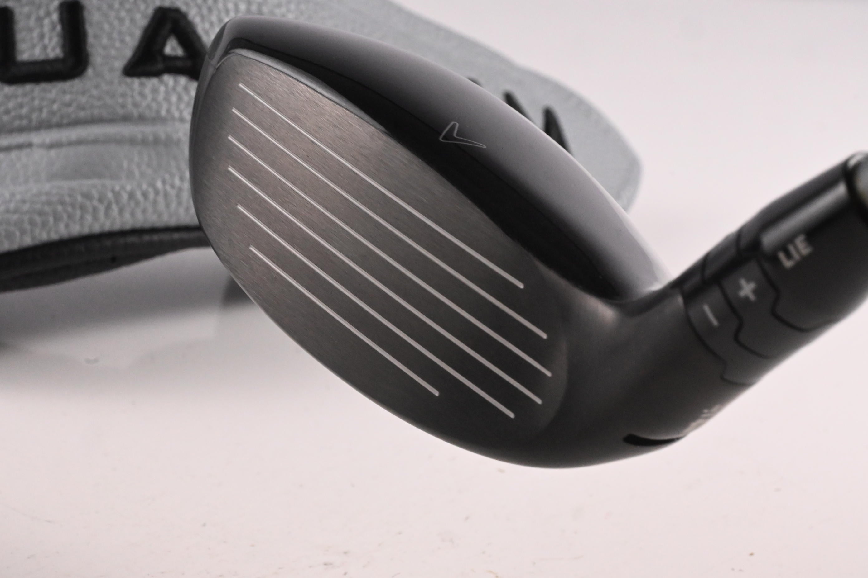 Callaway Quantum Max #4 Hybrid / 21 Degree / Stiff Flex Denali Frost Silver 70
