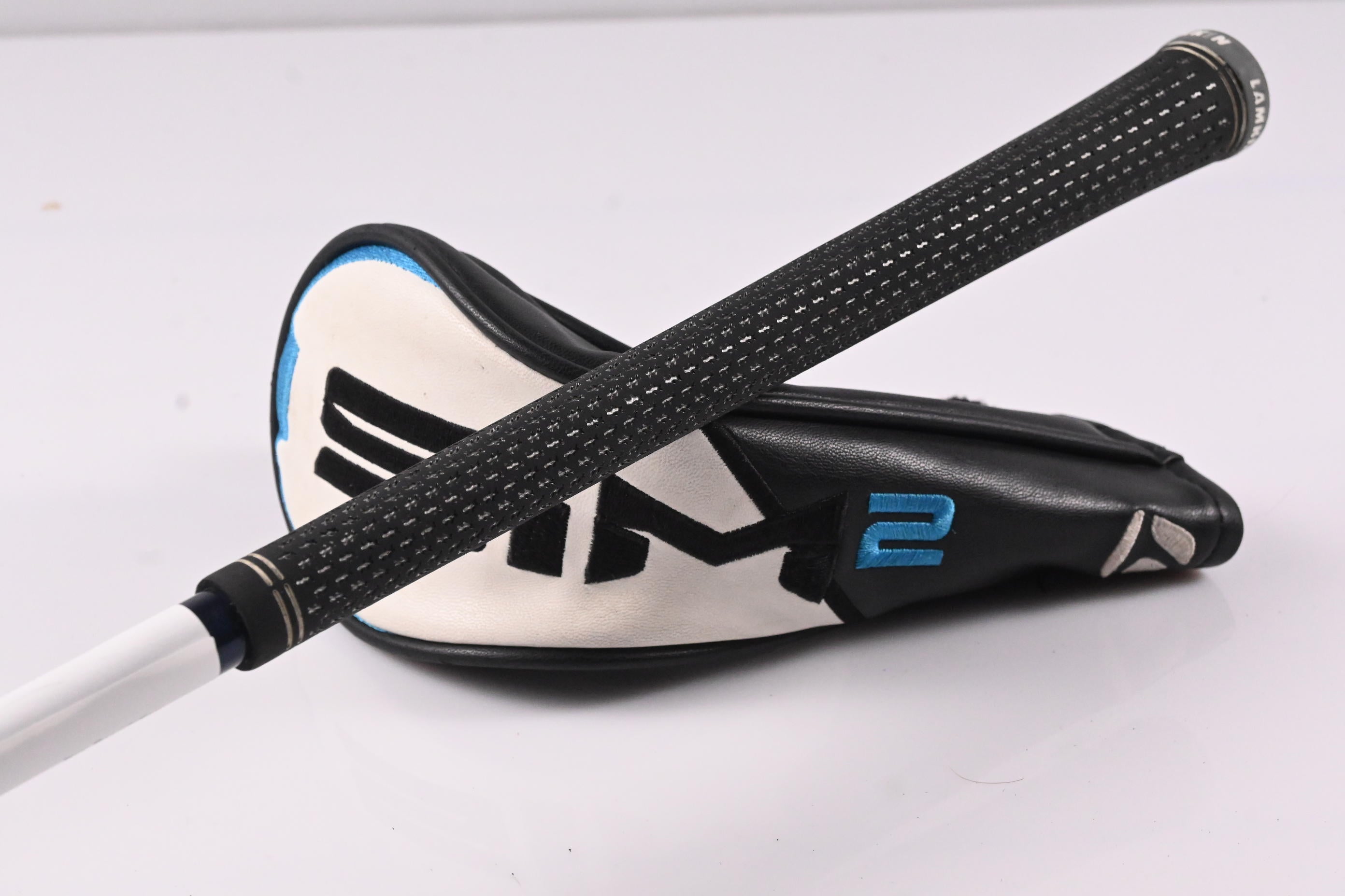 Taylormade SIM2 Max #4 Hybrid / 22 Degree / Regular Flex Ventus Blue 6 Shaft