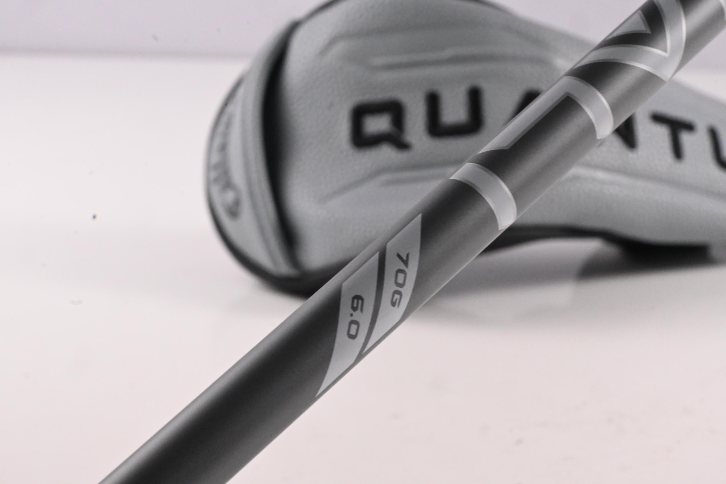 Callaway Quantum Max #4 Hybrid / 21 Degree / Stiff Flex Denali Frost Silver 70