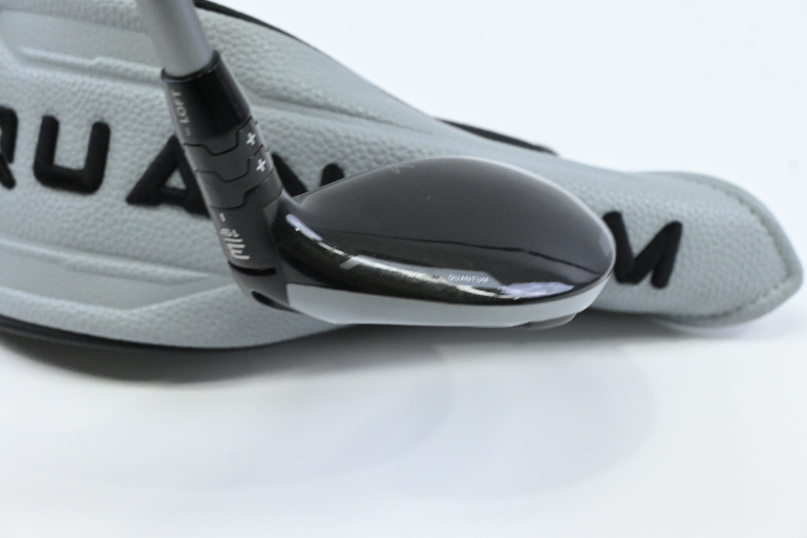 Callaway Quantum Max #3 Hybrid / 19 Degree / Stiff Flex Denali Frost Silver 70