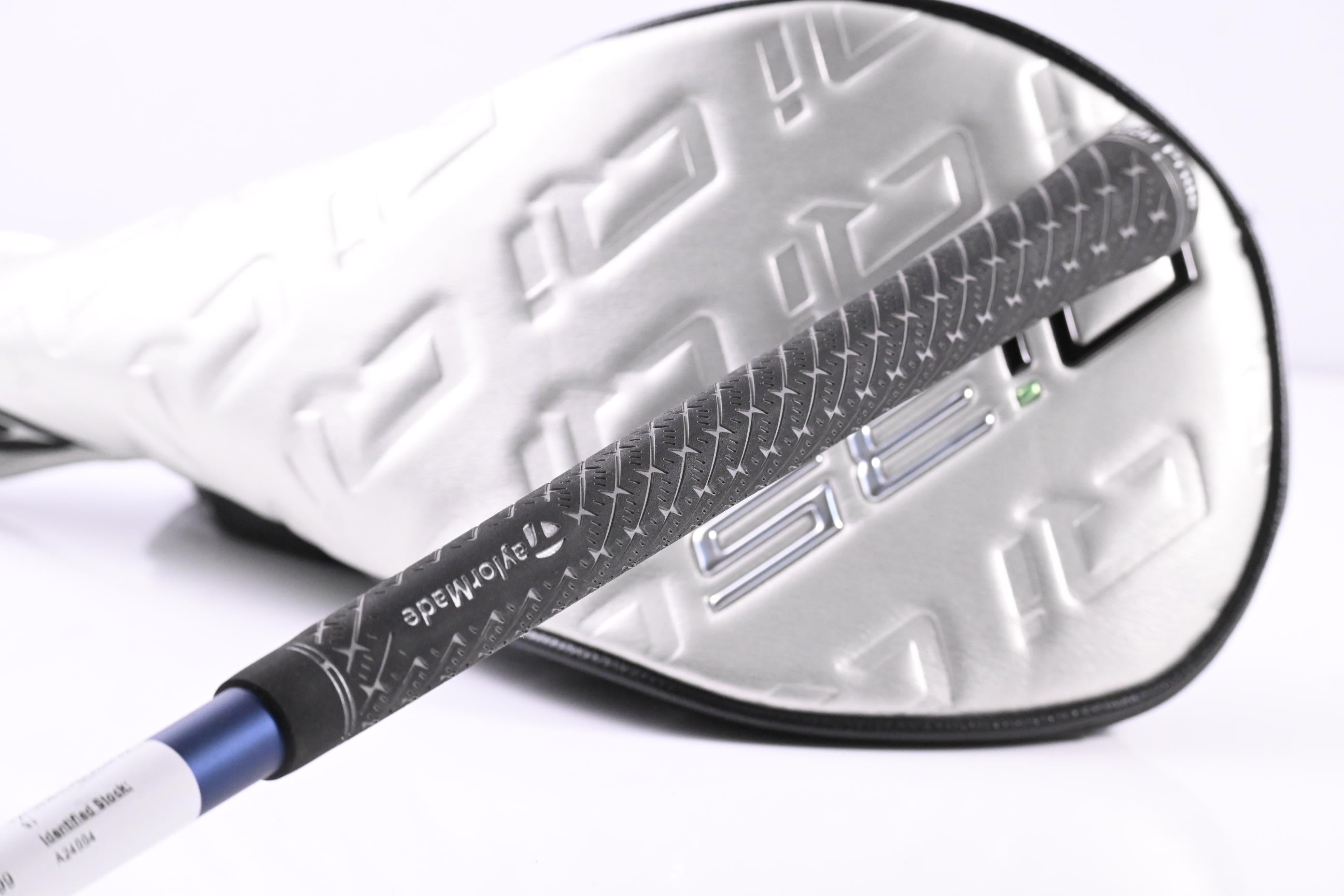 Taylormade Qi35 Driver / 10.5 Degree / Regular Flex Ventus Blue 5 Shaft
