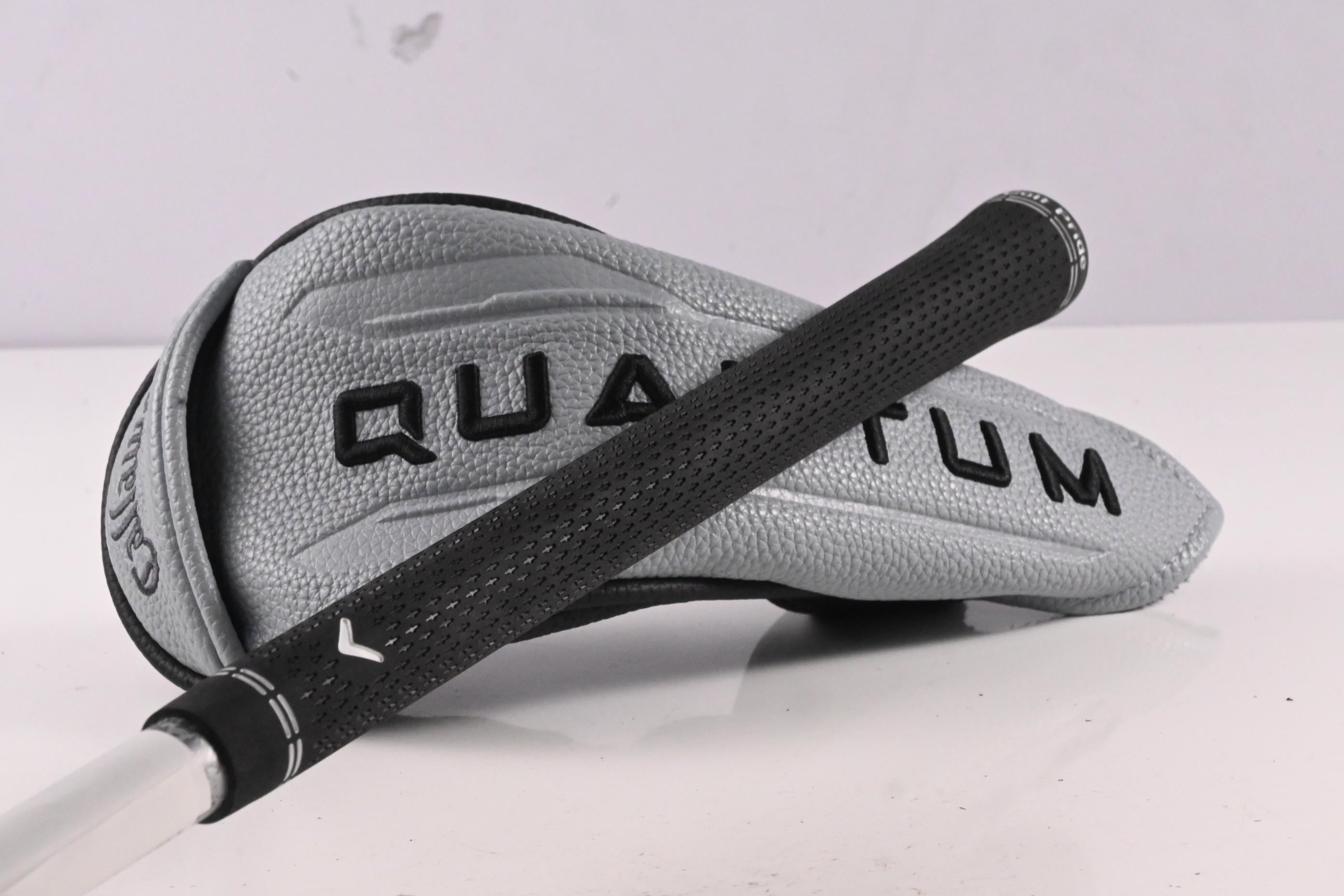 Callaway Quantum Max #4 Hybrid / 21 Degree / Stiff Flex Denali Frost Silver 70