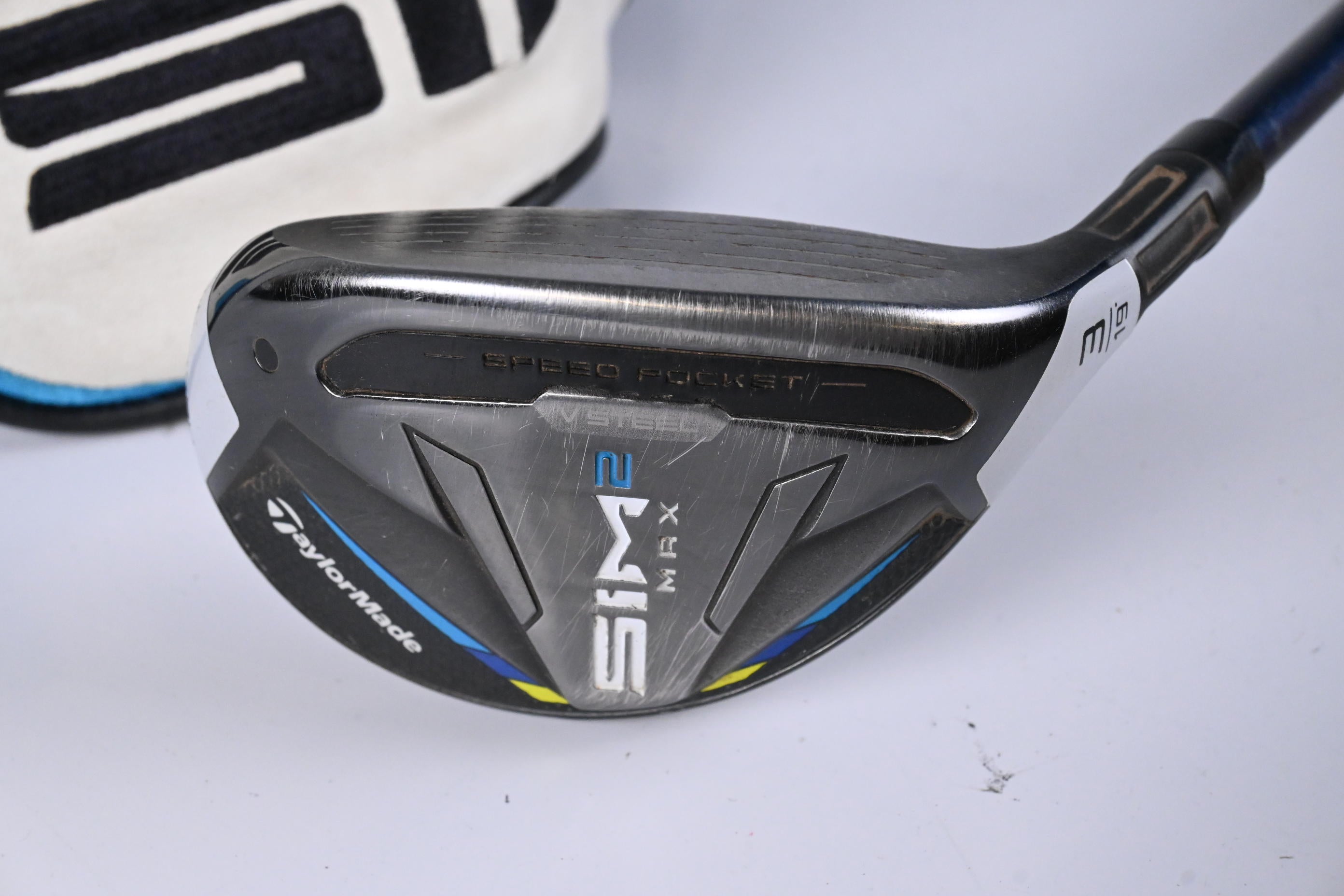Taylormade SIM2 Max #3 Hybrid / 19 Degree / Regular Flex Fujikura Ventus Blue 6