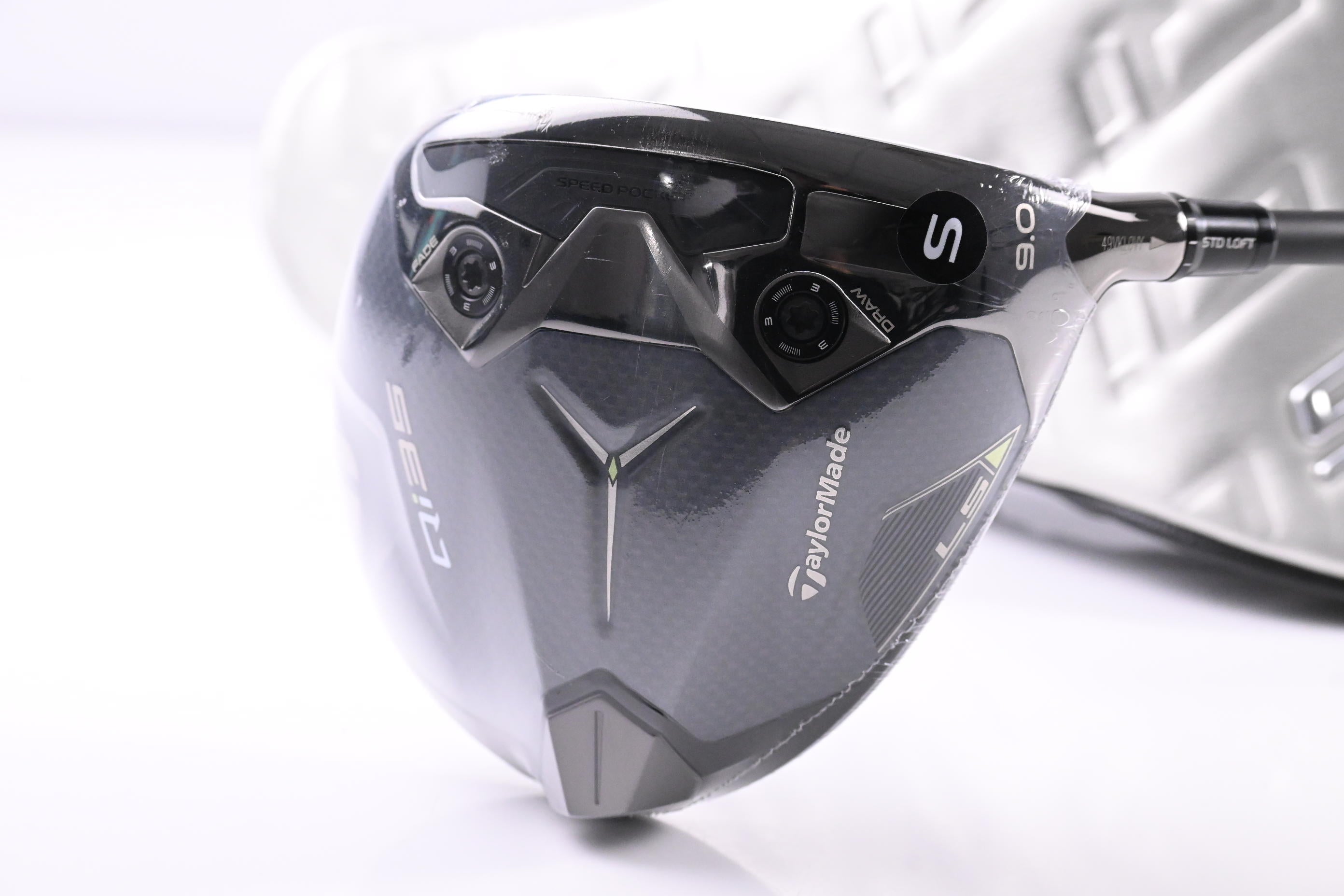 Taylormade Qi35 LS Driver / 9 Degree / Stiff Flex Kai'li White Dark Waves 60
