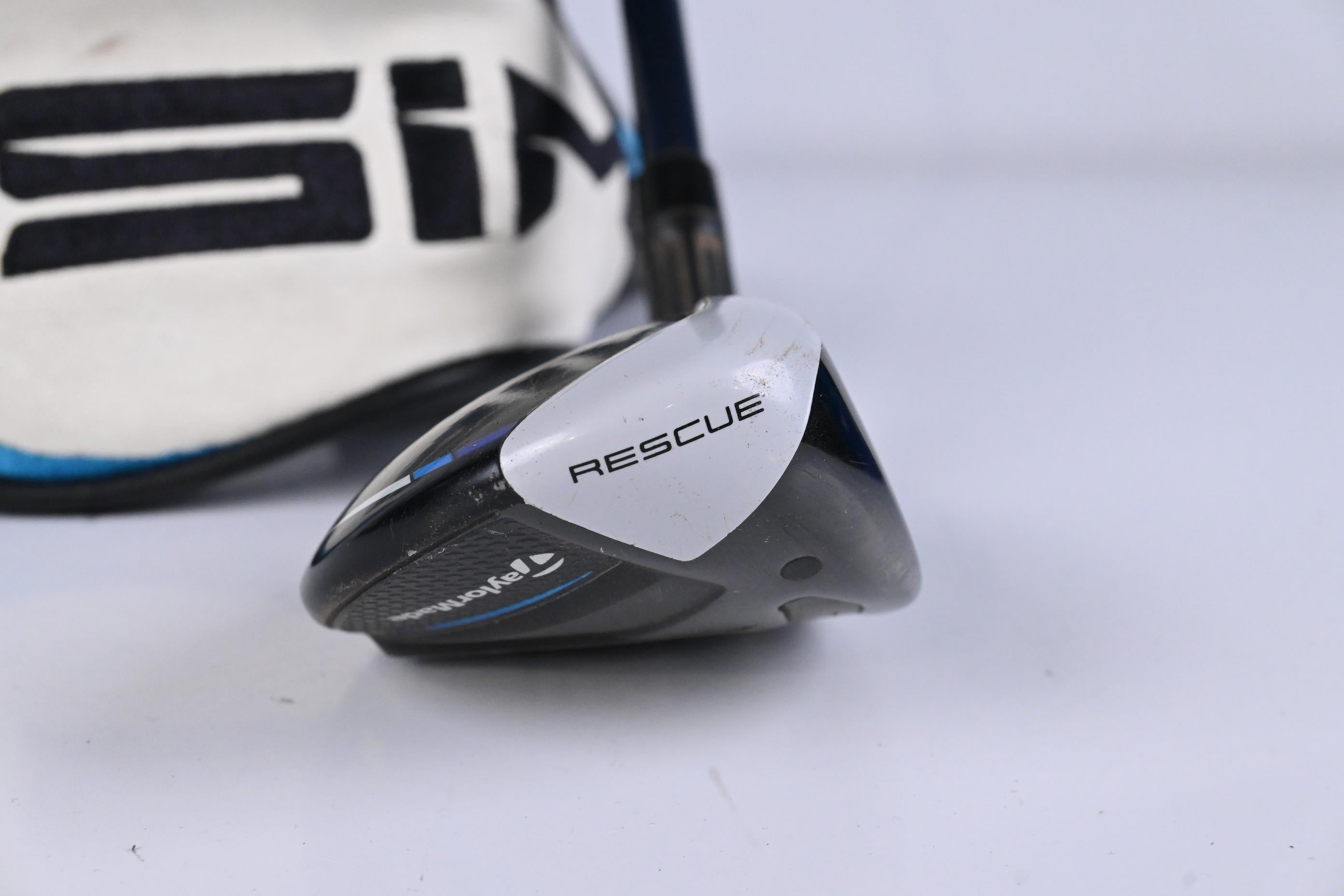 Taylormade SIM2 Max #3 Hybrid / 19 Degree / Regular Flex Fujikura Ventus Blue 6