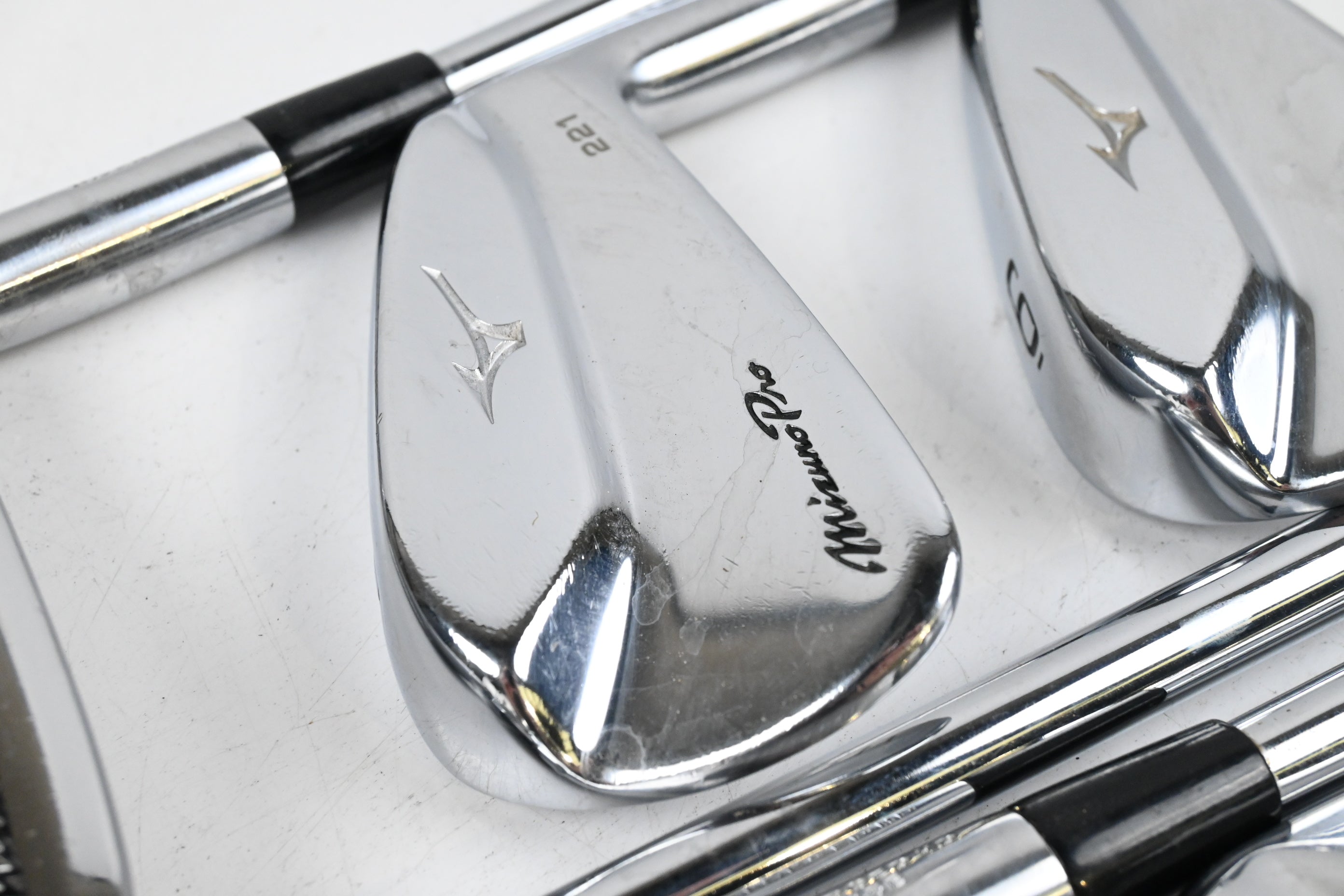 Mizuno Pro 221 Irons / 4-PW / X Flex Dynamic Gold X100 Shafts