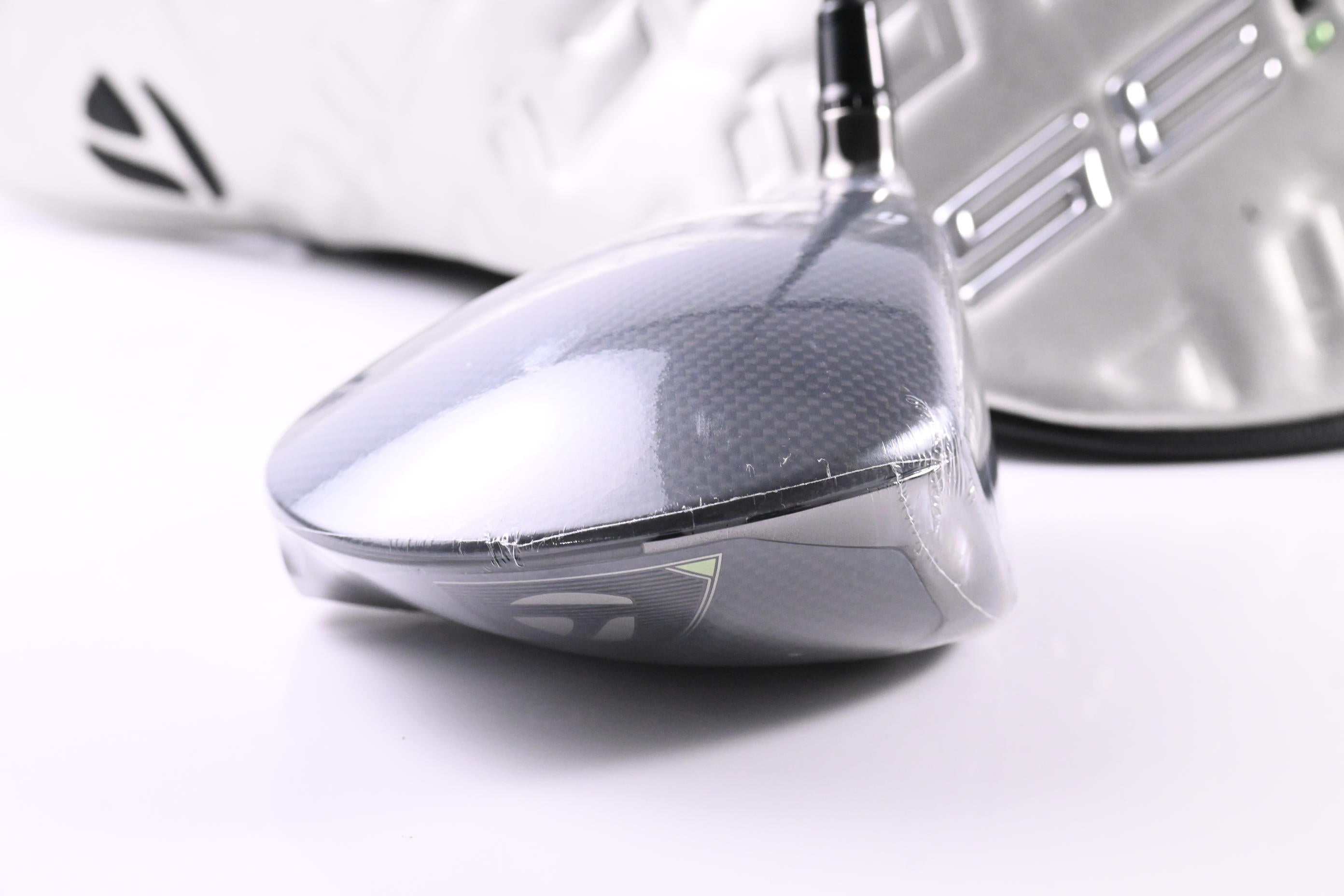 Taylormade Qi35 LS Driver / 9 Degree / Stiff Flex Kai'li White Dark Waves 60