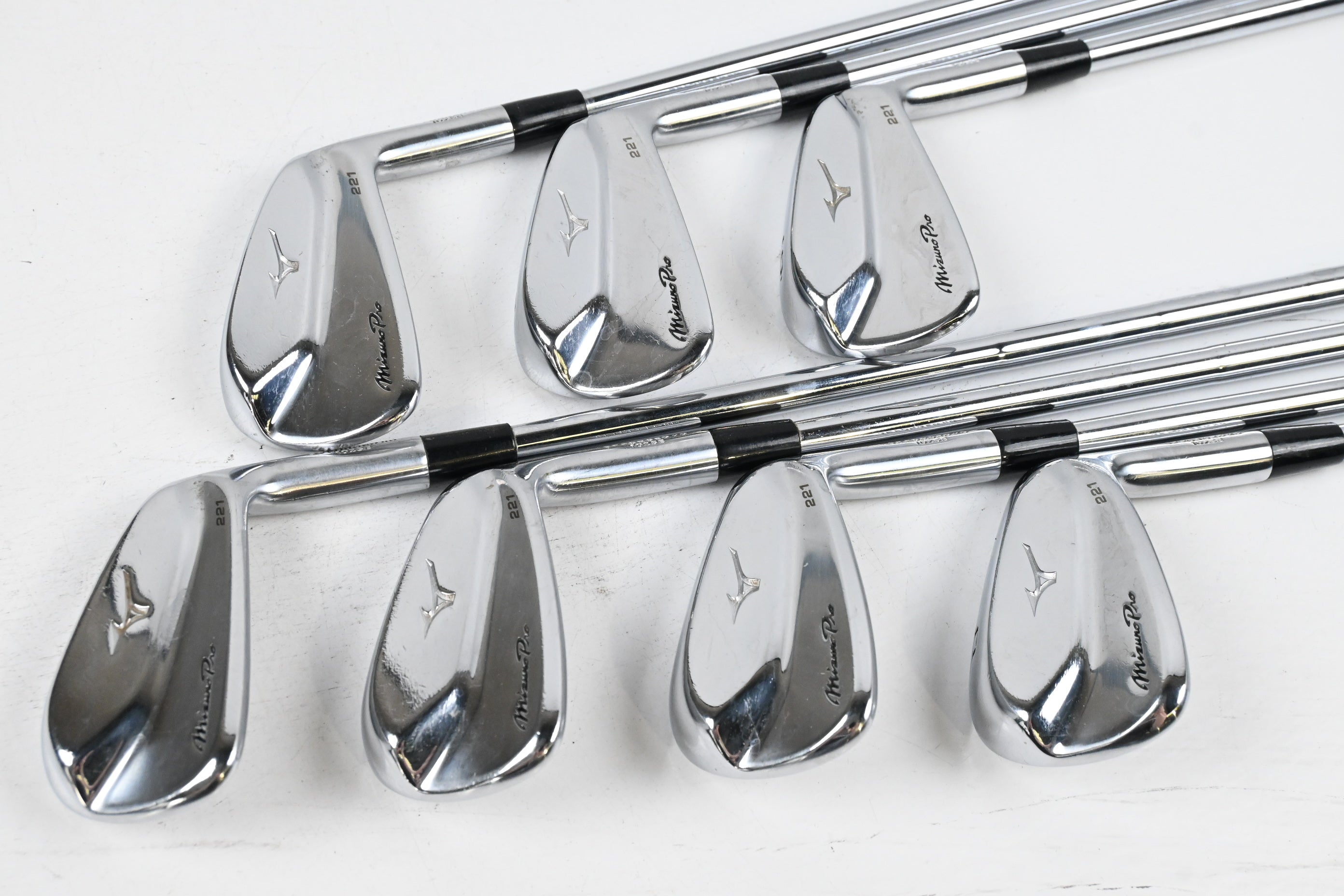 Mizuno Pro 221 Irons / 4-PW / X Flex Dynamic Gold X100 Shafts