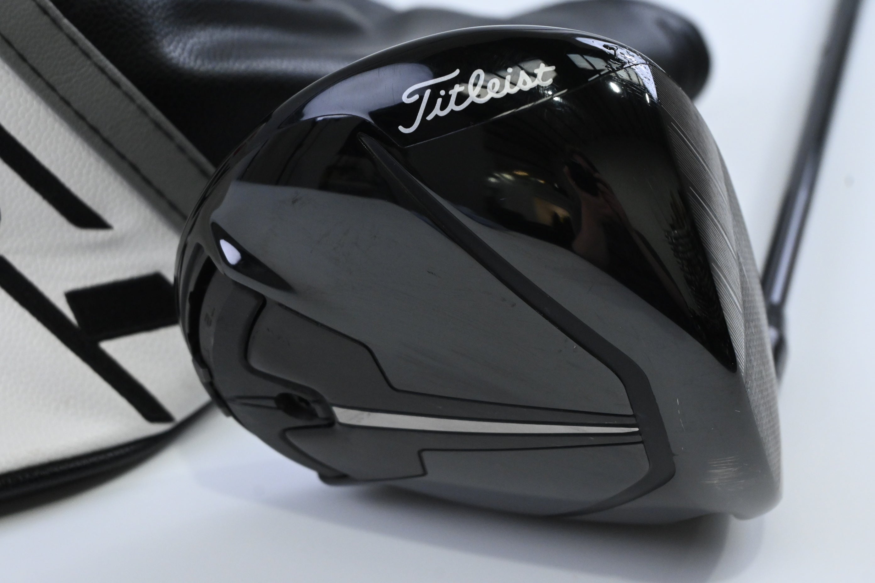 Titleist TSR3 Driver / 9 Degree / Stiff Flex HZRDUS Gen4 Black 60 Shaft