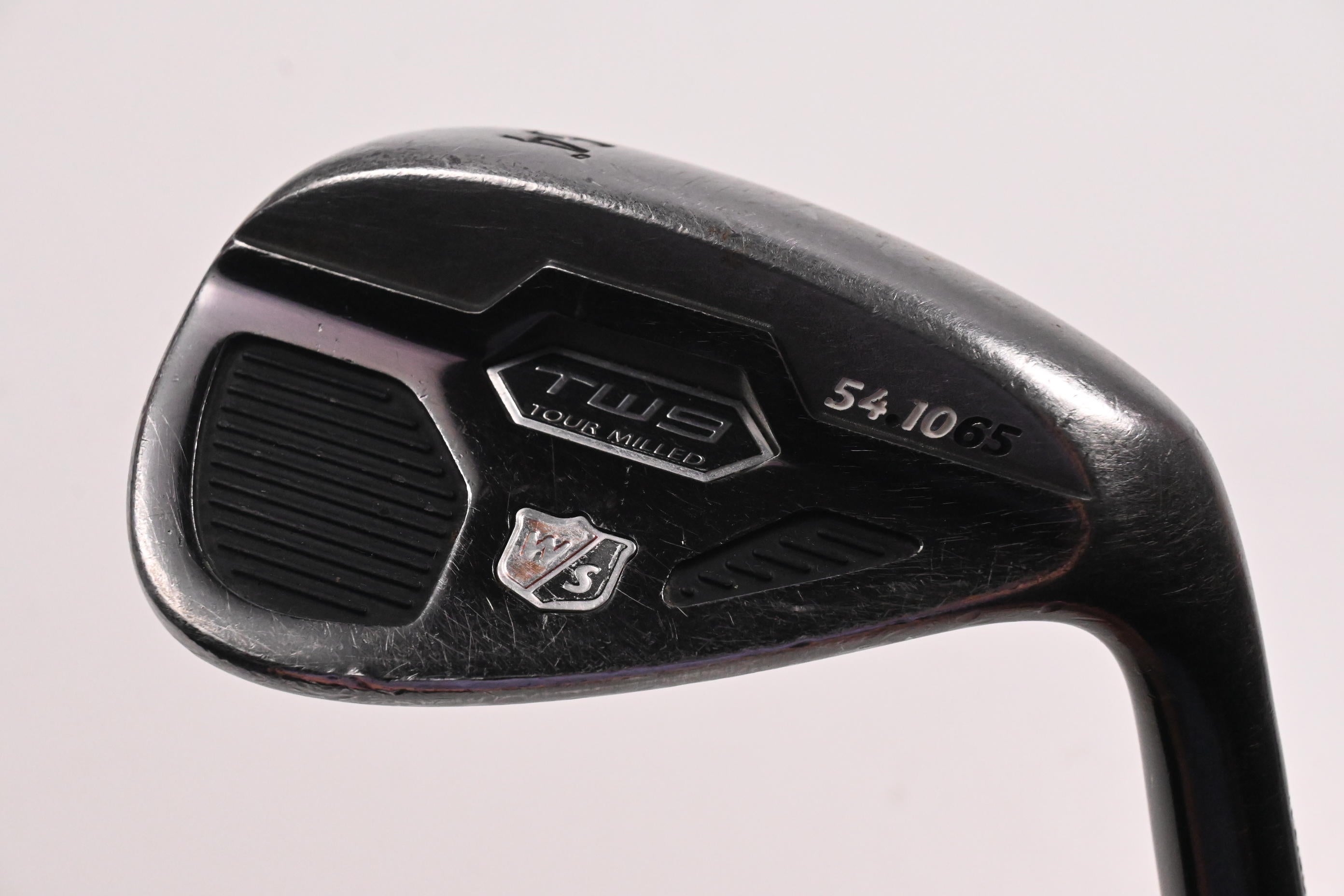 Wilson TW9 Sand Wedge / 54 Degree / Wedge Flex Dynamic Gold Shaft