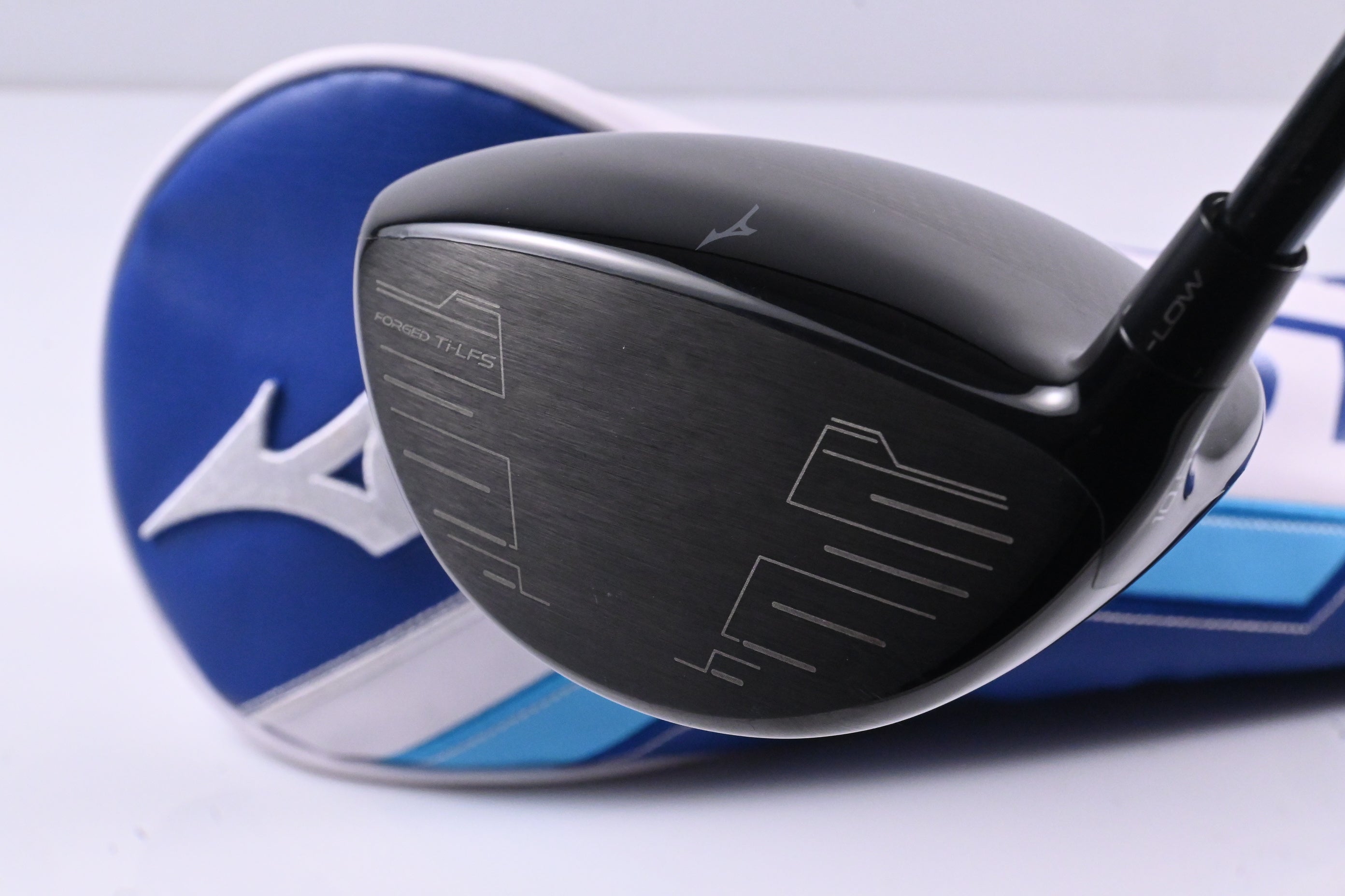 Mizuno ST-Max 230 Driver / 10.5 Degree / Regular Flex UST LinQ Red 5 M40X Shaft
