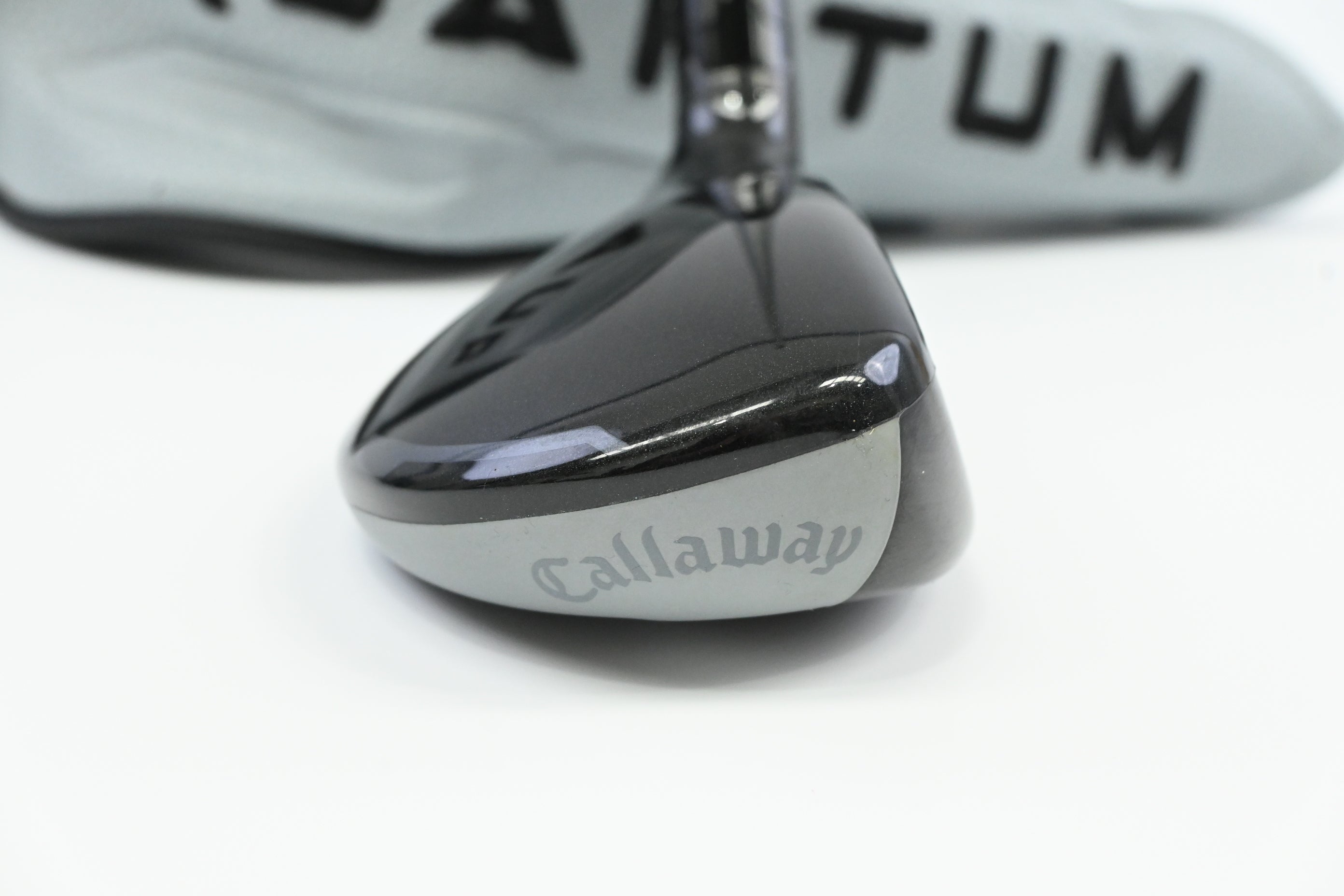 Callaway Quantum Max #3 Hybrid / 19 Degree / Stiff Flex Denali Frost Silver 70