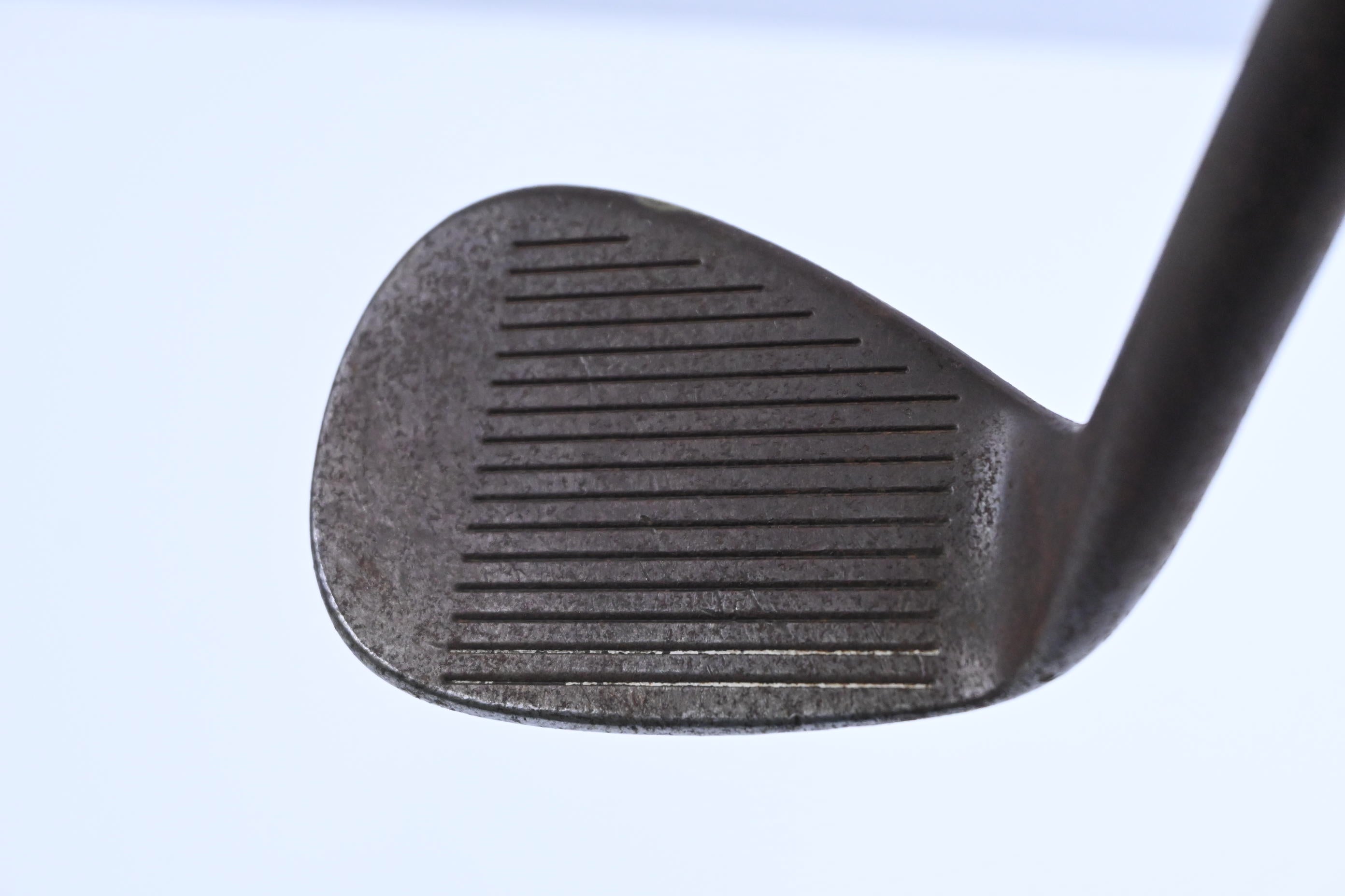 Cleveland Reg 588 RTG Gap Wedge / 53 Degree / Wedge Flex Dynamic Gold Shaft