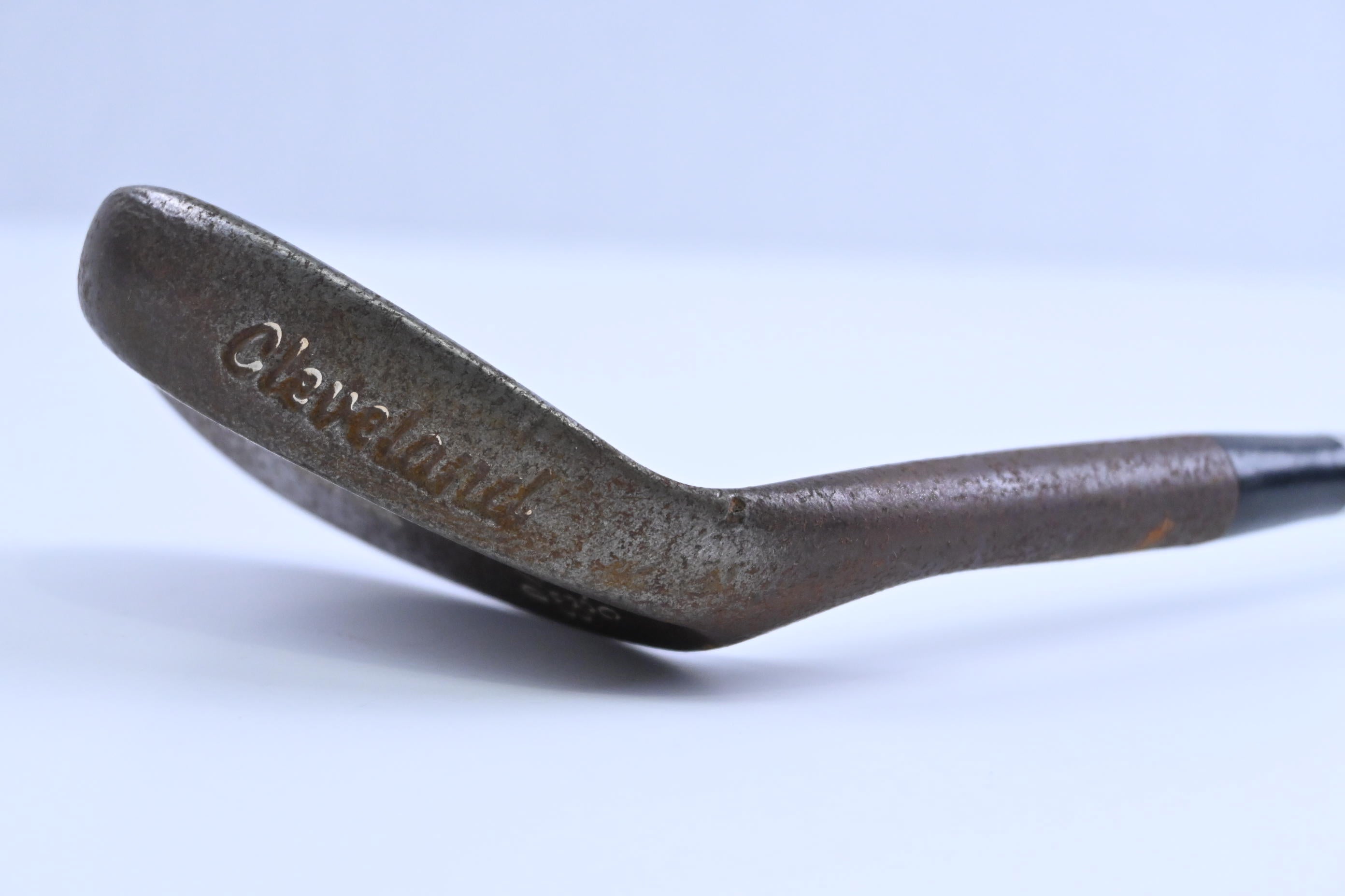 Cleveland Reg 588 RTG Gap Wedge / 53 Degree / Wedge Flex Dynamic Gold Shaft