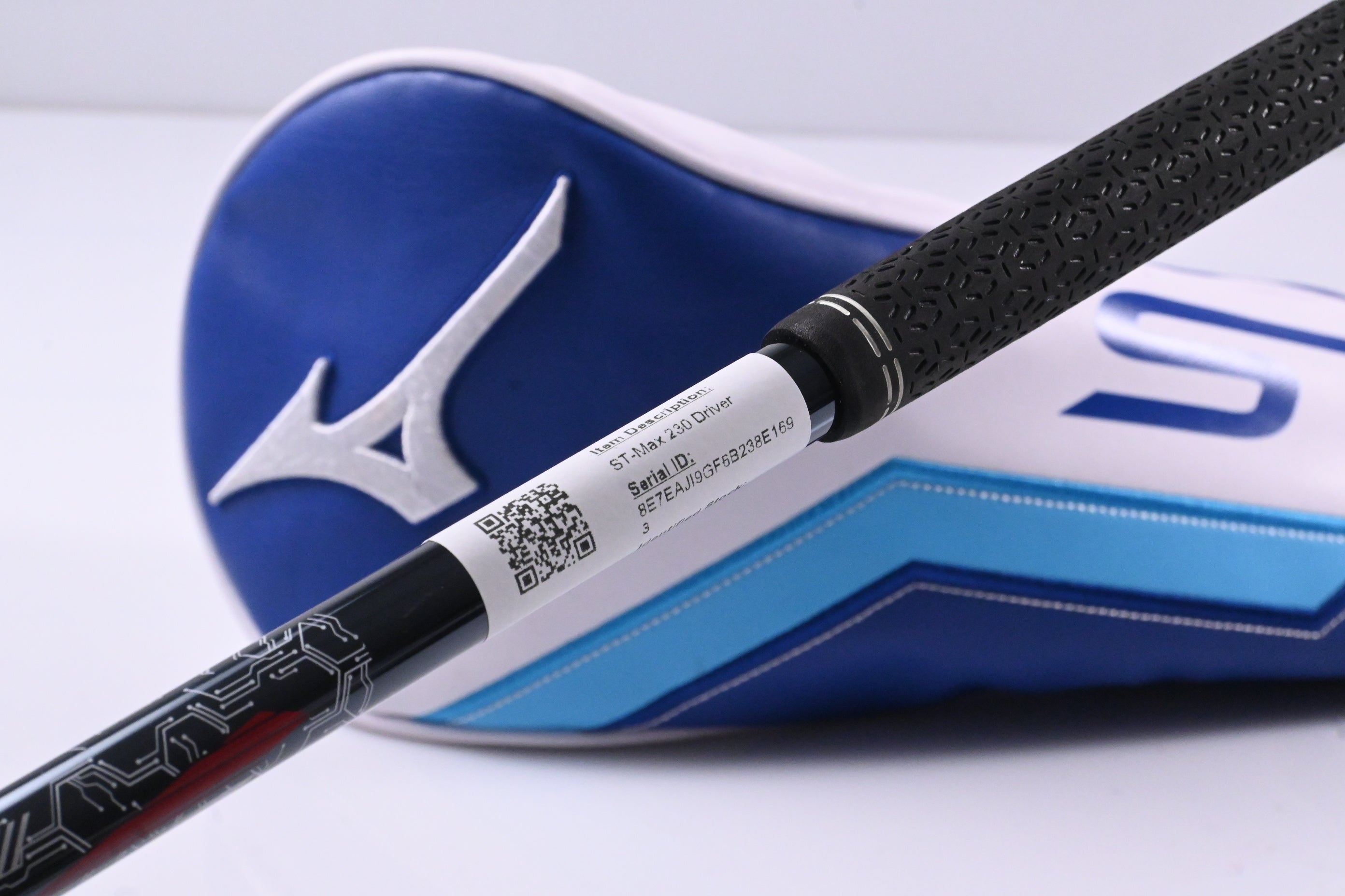 Mizuno ST-Max 230 Driver / 10.5 Degree / Regular Flex UST LinQ Red 5 M40X Shaft