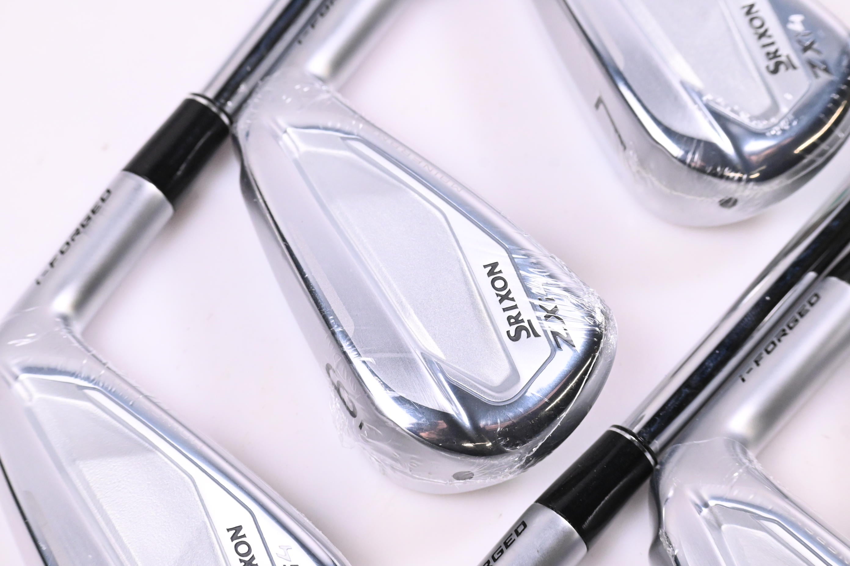 Srixon ZXI4 Irons / 5-PW / Stiff Flex Dynamic Gold Mid 115 S300 Shafts