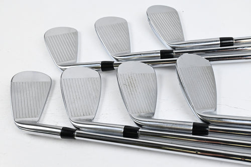 Titleist 718 CB Irons / 4-PW / X Flex AMT Tour White Tour White X100 Shafts