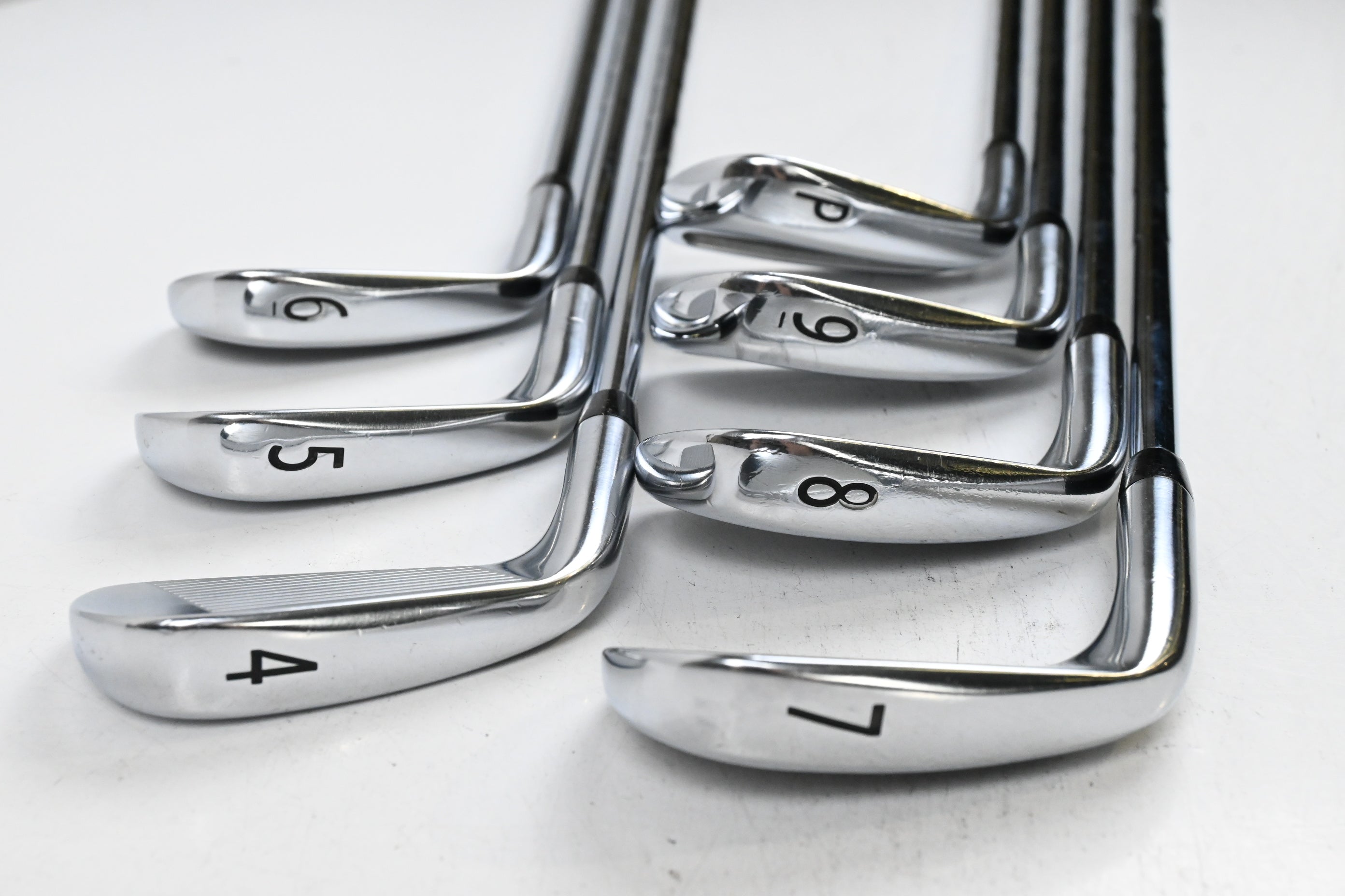 Titleist 718 CB Irons / 4-PW / X Flex AMT Tour White Tour White X100 Shafts