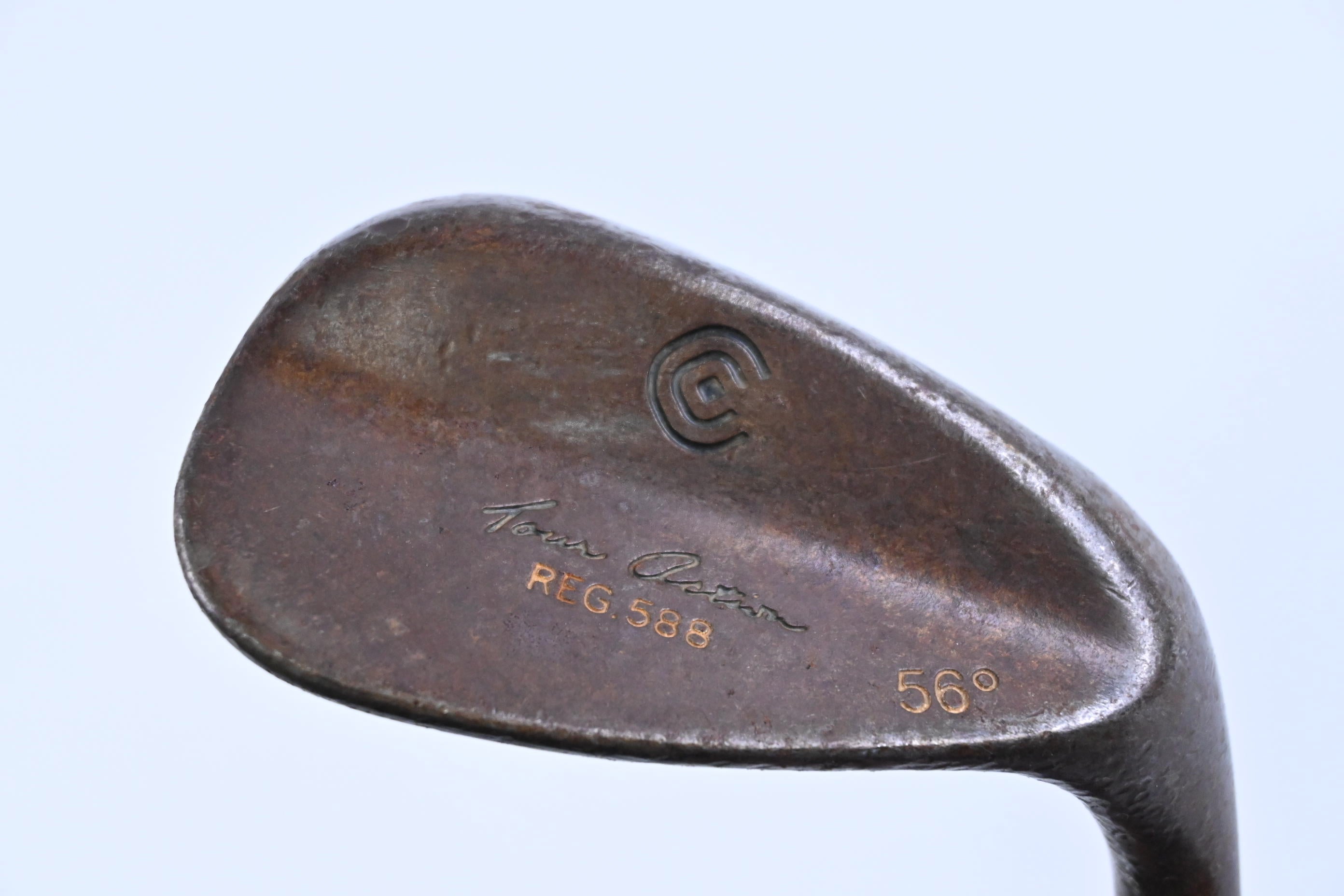 Cleveland 588 Original Sand Wedge / 56 Degree / Wedge Flex Dynamic Gold Shaft