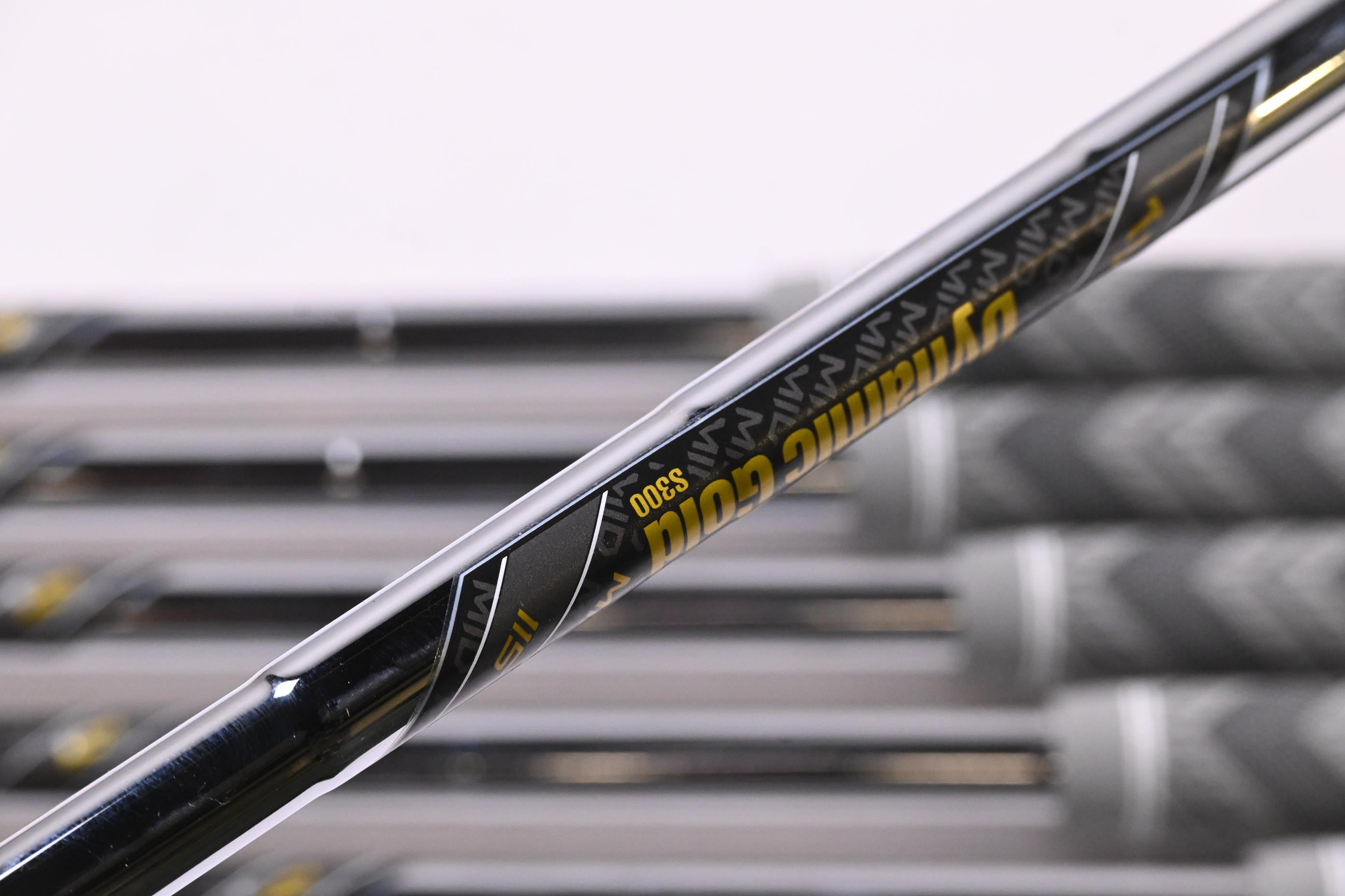 Srixon ZXI4 Irons / 5-PW / Stiff Flex Dynamic Gold Mid 115 S300 Shafts